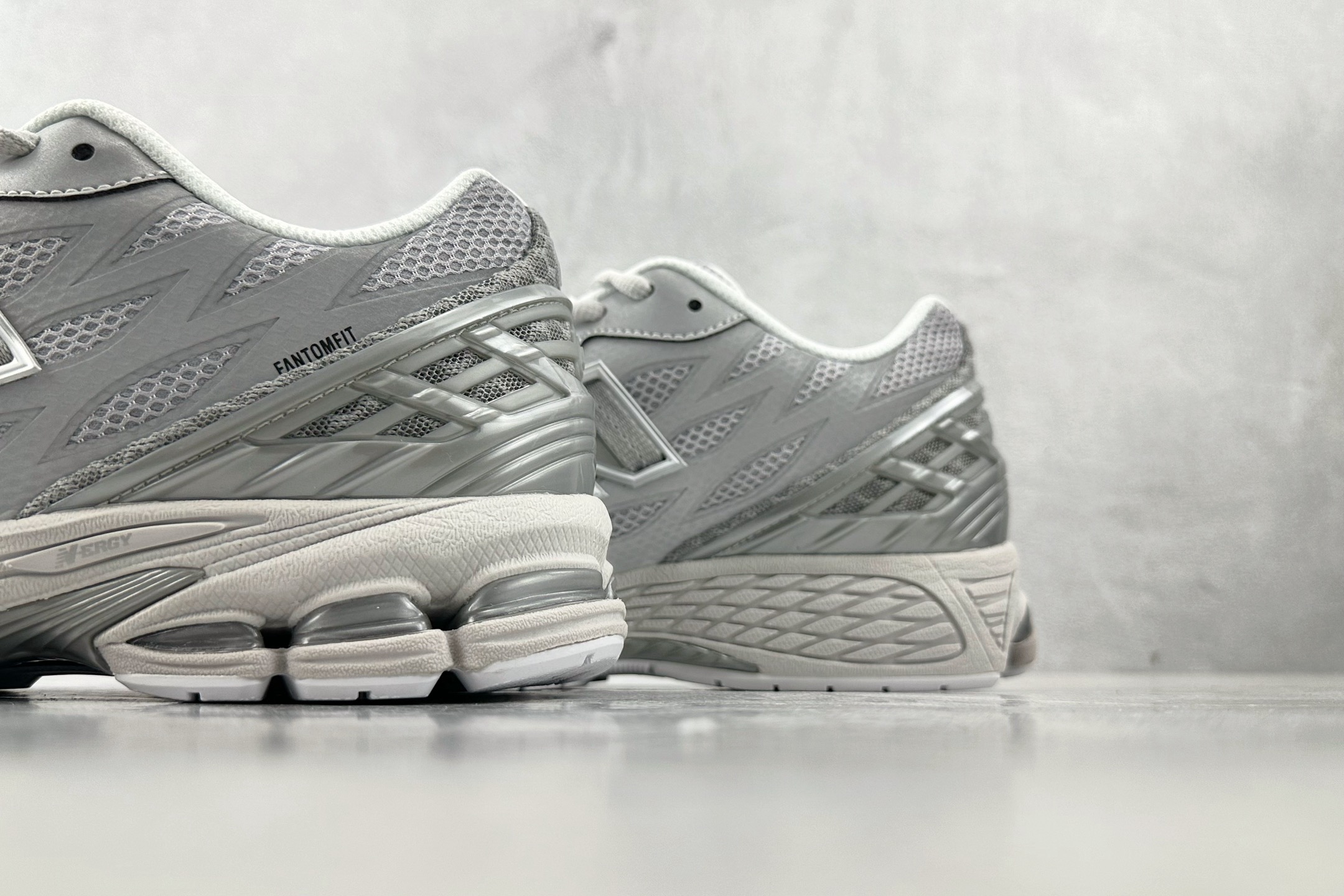 C 版 
大厂出品  New Balance NB 1906 W 灰色

货号：U1906WFE
尺码：