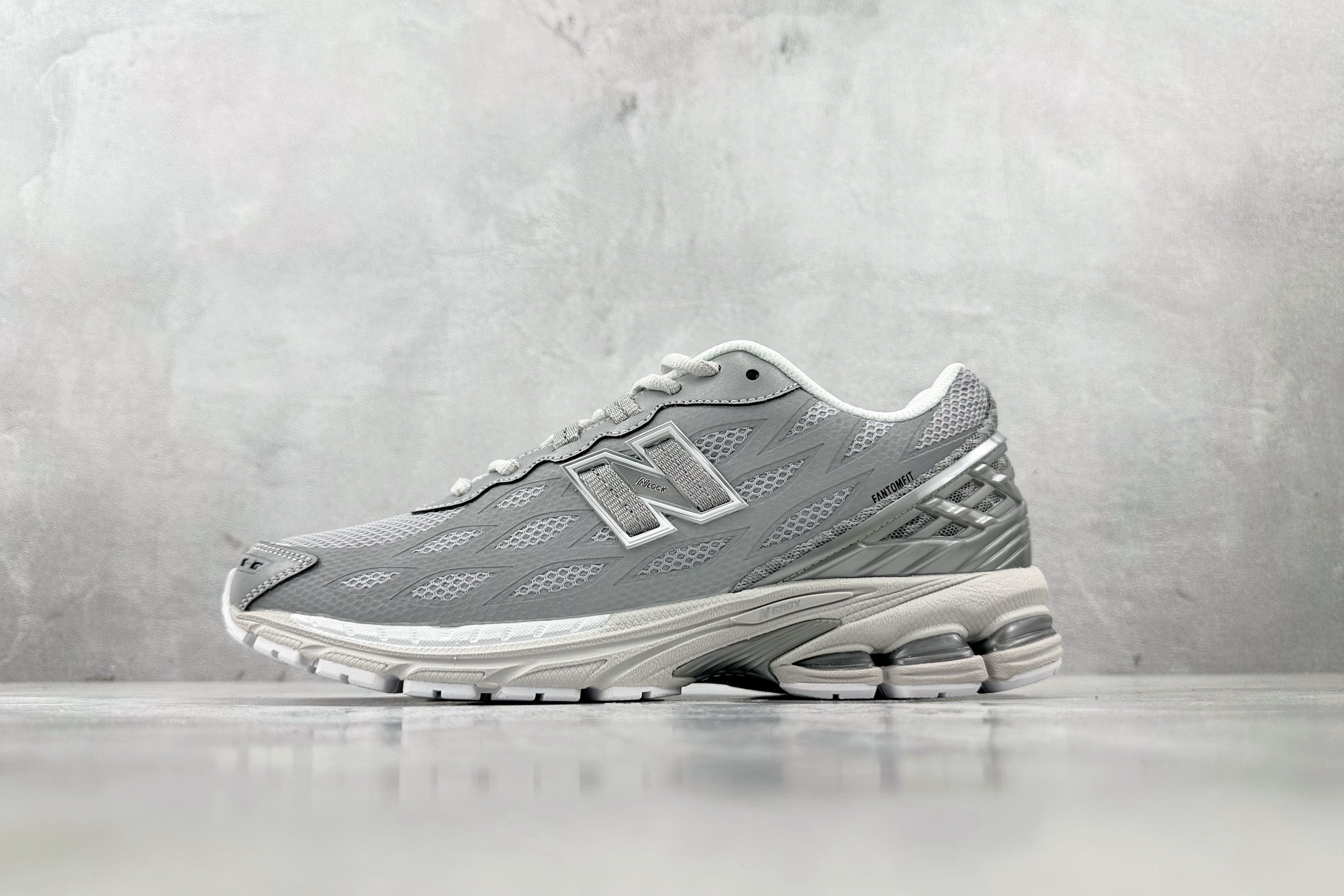 C 版 
大厂出品  New Balance NB 1906 W 灰色

货号：U1906WFE
尺码：