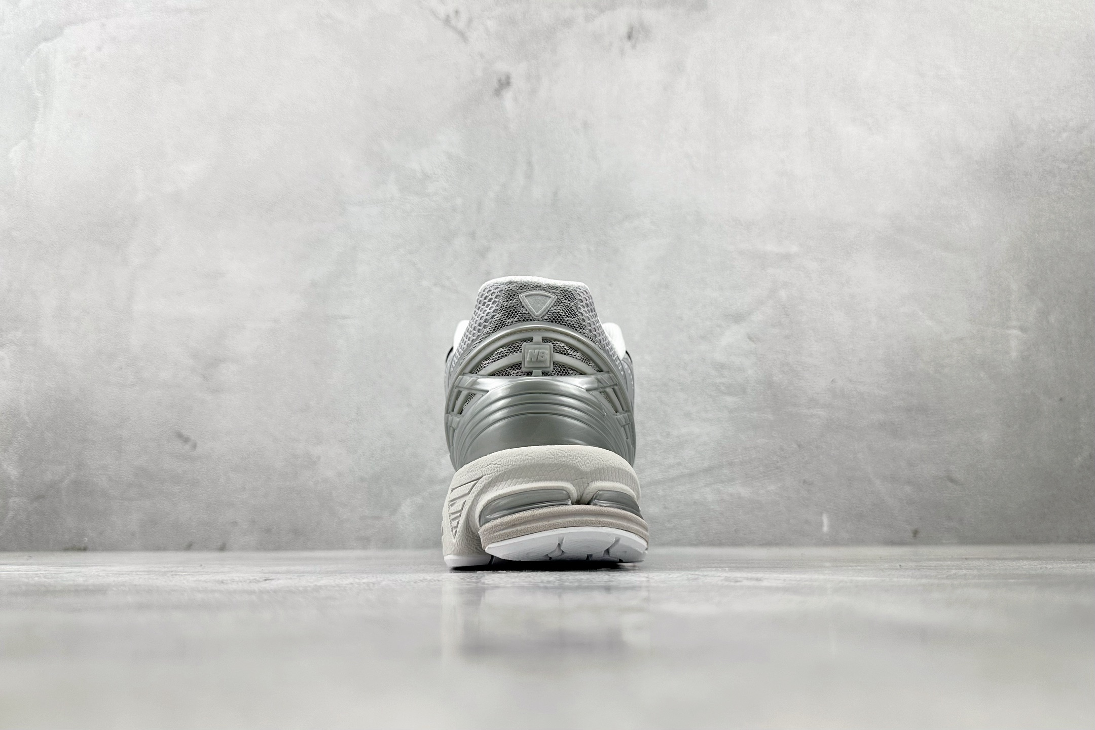 C 版 
大厂出品  New Balance NB 1906 W 灰色

货号：U1906WFE
尺码：