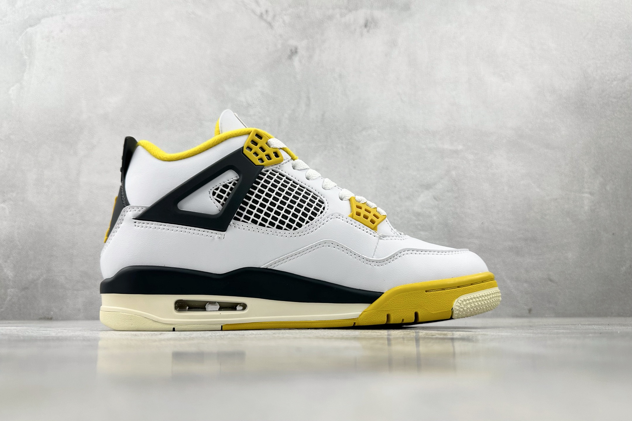 PB 
外贸批次  Jordan Air Jordan 4 Vivid Sulfur白黄

货号：AQ9
