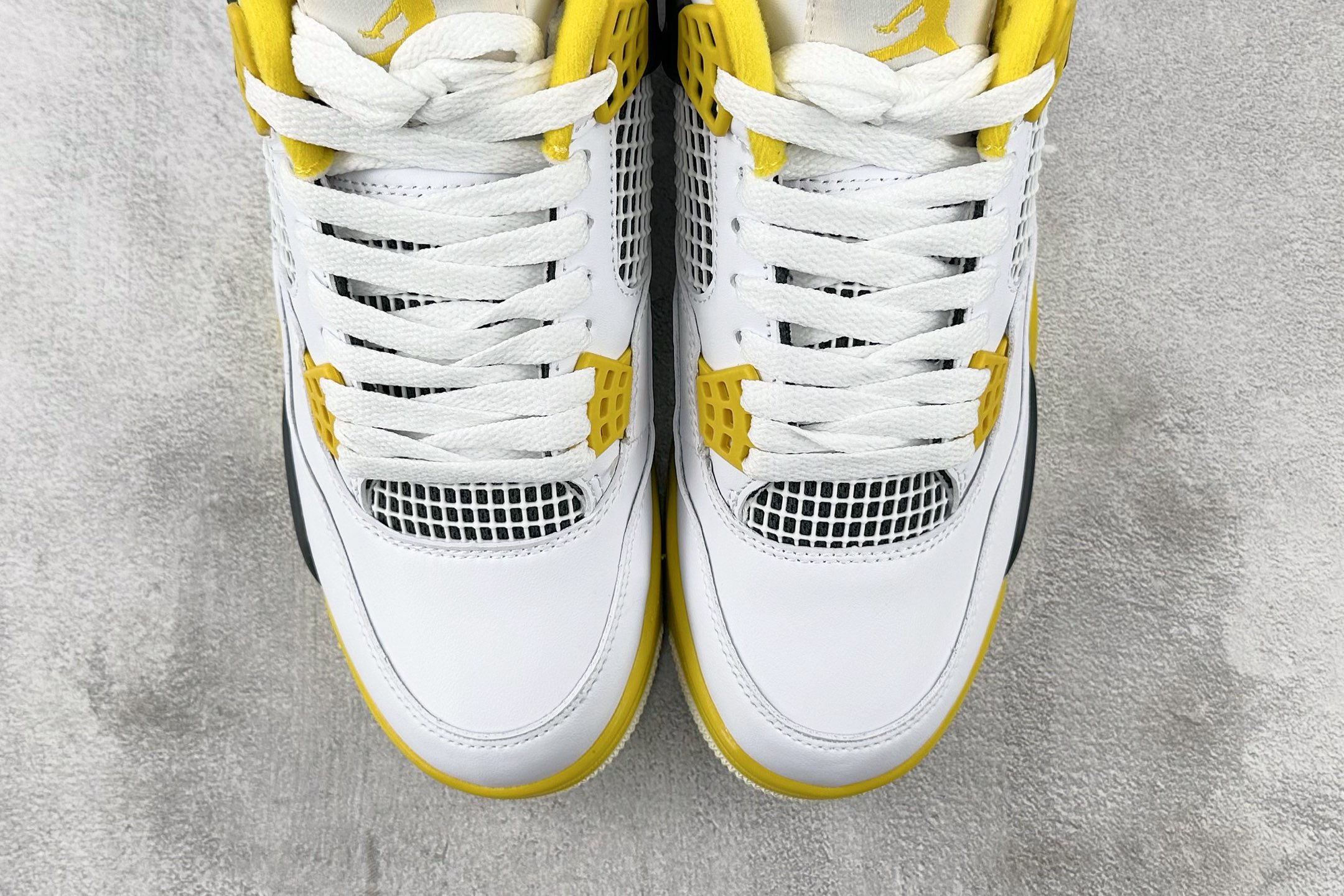 PB 
外贸批次  Jordan Air Jordan 4 Vivid Sulfur白黄

货号：AQ9
