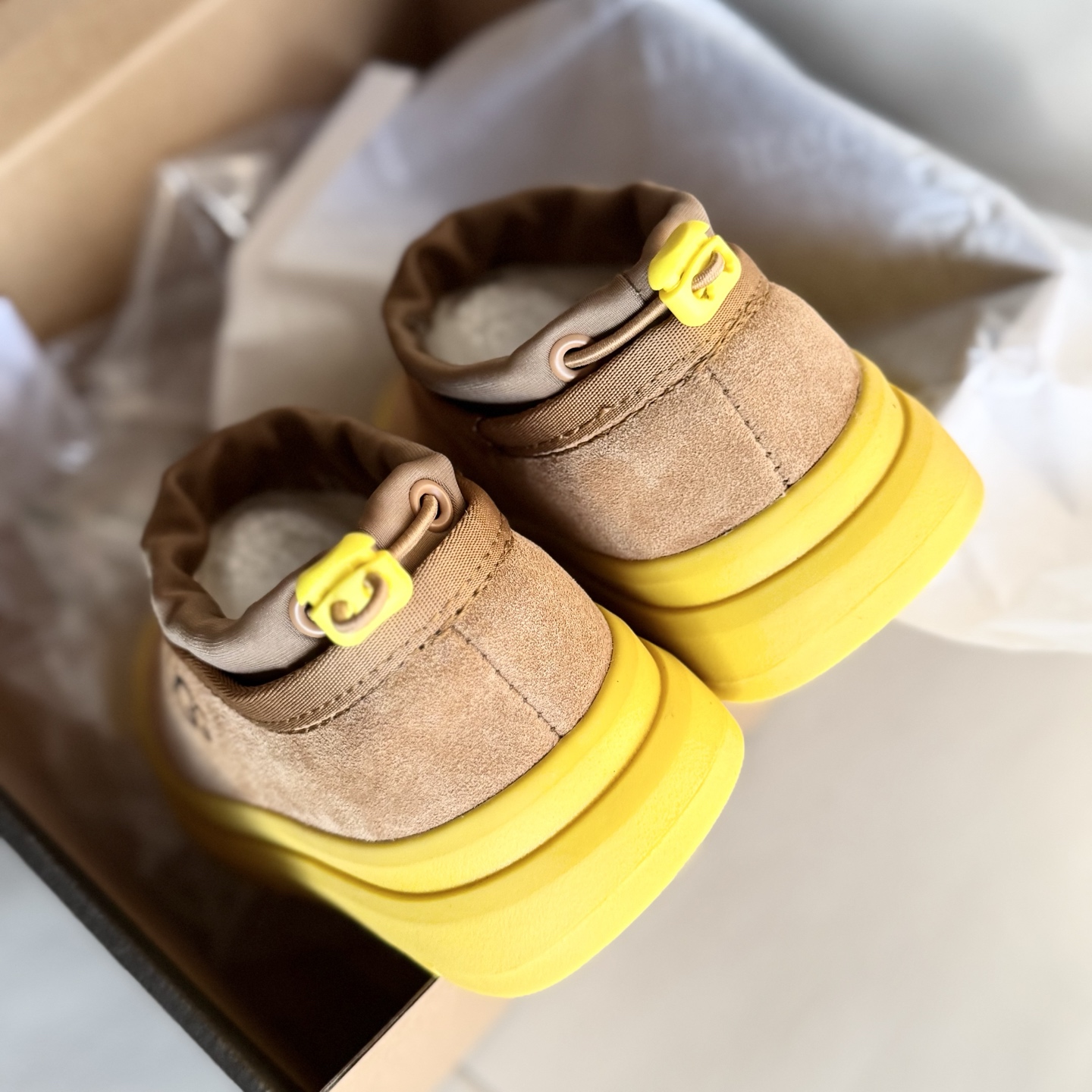 图片[5]-新色 UGG明星同款厚底儿童雪地靴 尺码：25-35码 经典UGG明星同款🔥 优质包头款式设计✌🏻 内里加绒，保暖又舒适❄️ 耐磨防滑大底，脚感超赞👍🏻-选品中心