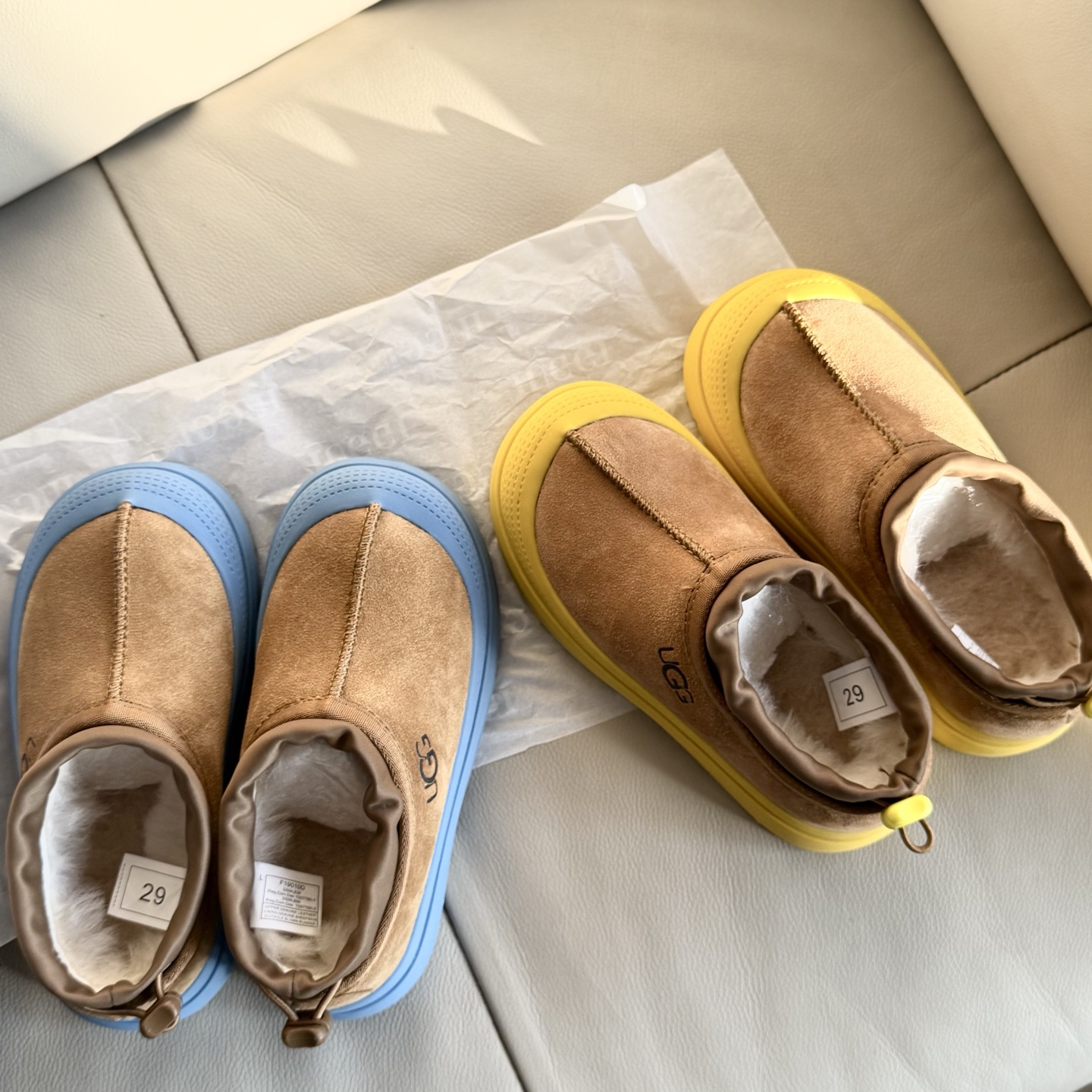 图片[9]-UGG明星同款厚底儿童雪地靴 尺码：25-35码 经典UGG明星同款🔥 优质包头款式设计✌🏻 内里加绒，保暖又舒适❄️ 耐磨防滑大底，脚感超赞👍🏻-选品中心