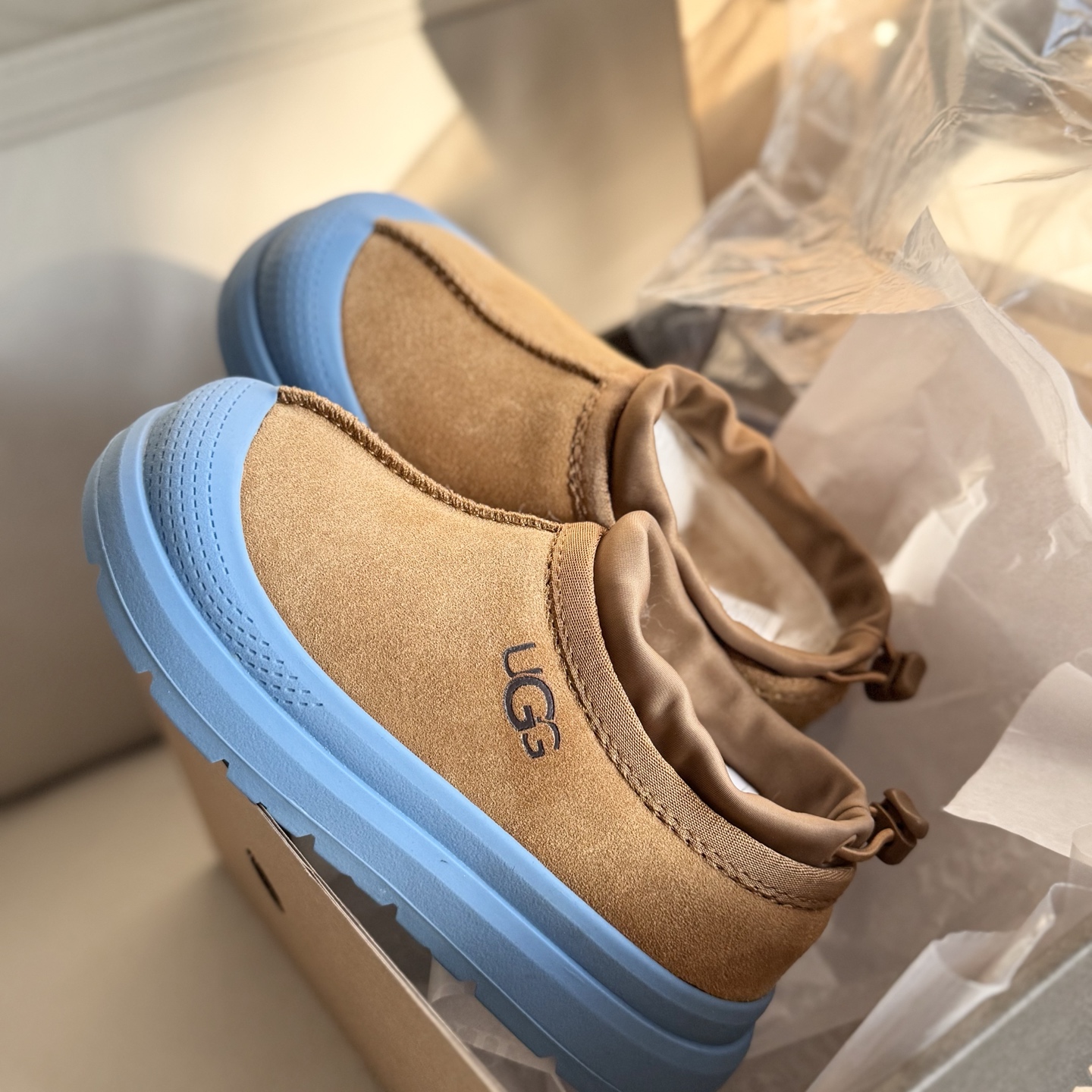 图片[2]-UGG明星同款厚底儿童雪地靴 尺码：25-35码 经典UGG明星同款🔥 优质包头款式设计✌🏻 内里加绒，保暖又舒适❄️ 耐磨防滑大底，脚感超赞👍🏻-选品中心