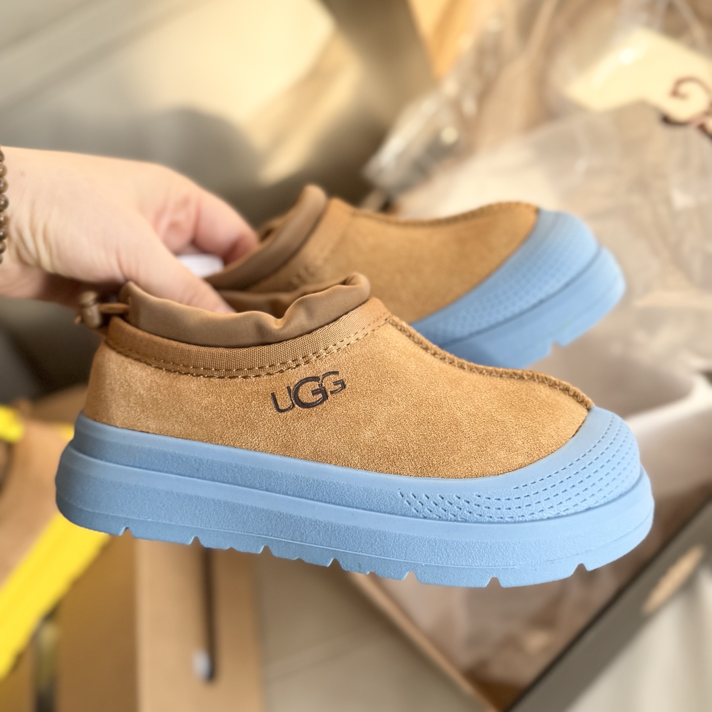 图片[4]-UGG明星同款厚底儿童雪地靴 尺码：25-35码 经典UGG明星同款🔥 优质包头款式设计✌🏻 内里加绒，保暖又舒适❄️ 耐磨防滑大底，脚感超赞👍🏻-选品中心