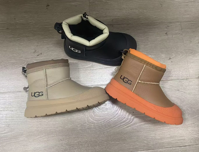 图片[5]-放 UGG塔斯曼儿童中帮雪地靴 尺码26-37 经典UGG明星款式❤️ 低帮款式设计，保暖防风☁️ 羊毛一体系列，质感满满💯 橡胶耐磨防滑大底，脚感超赞👍🏻-选品中心