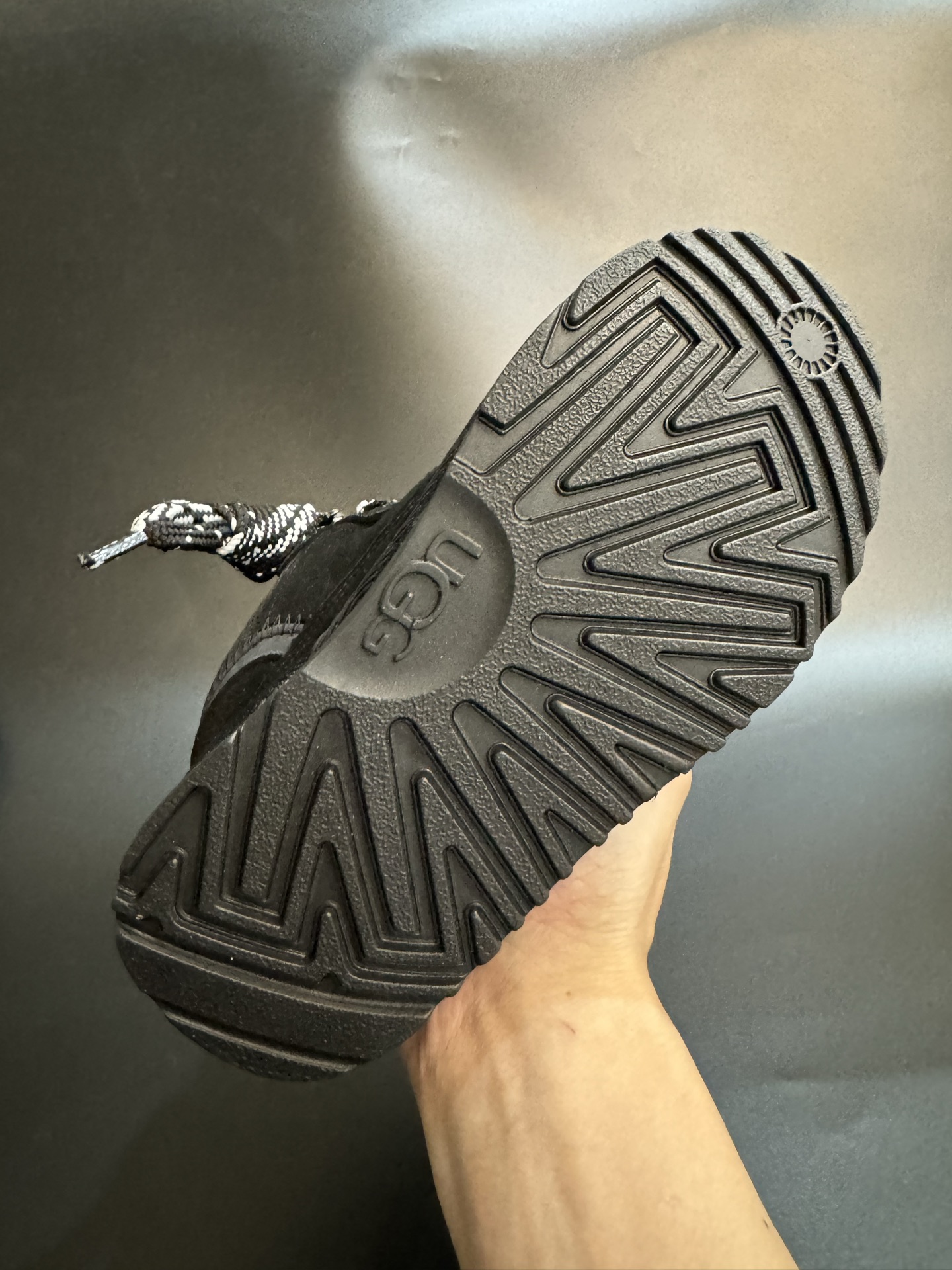 图片[8]-UGGLowmel 梅尔2代运动休闲鞋儿童雪地靴 采用系带全羊毛内里加绒保暖款，采用头层真牛皮 柔软亲肤 舒适透气 个性时尚又百搭，EVA轻质缓震、防滑耐磨 尺码26-37-选品中心