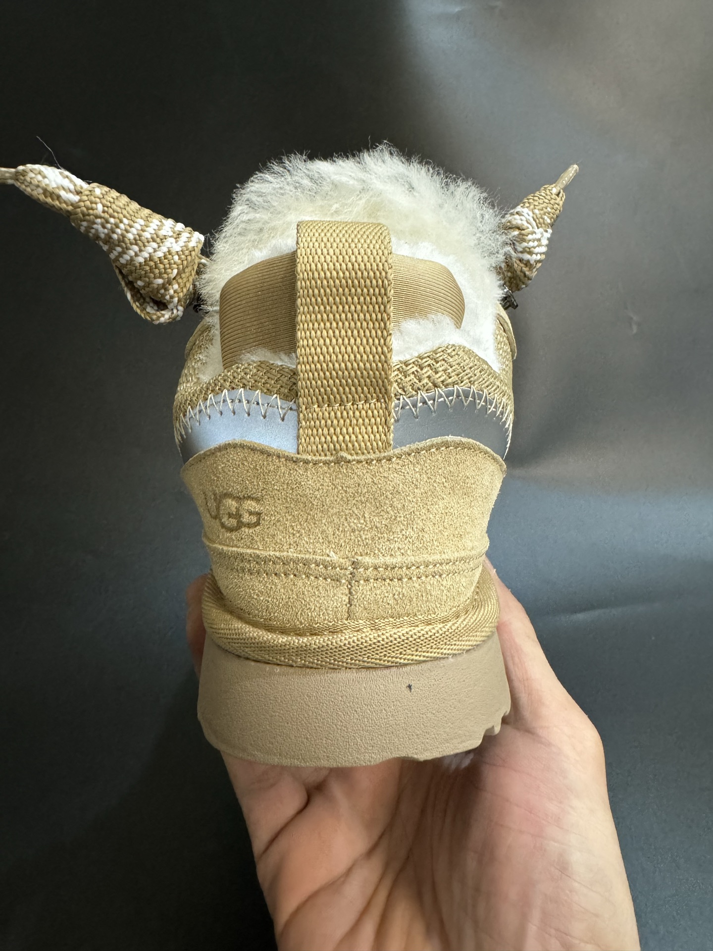 图片[7]-UGGLowmel 梅尔2代运动休闲鞋儿童雪地靴 采用系带全羊毛内里加绒保暖款，采用头层真牛皮 柔软亲肤 舒适透气 个性时尚又百搭，EVA轻质缓震、防滑耐磨 尺码26-37-选品中心