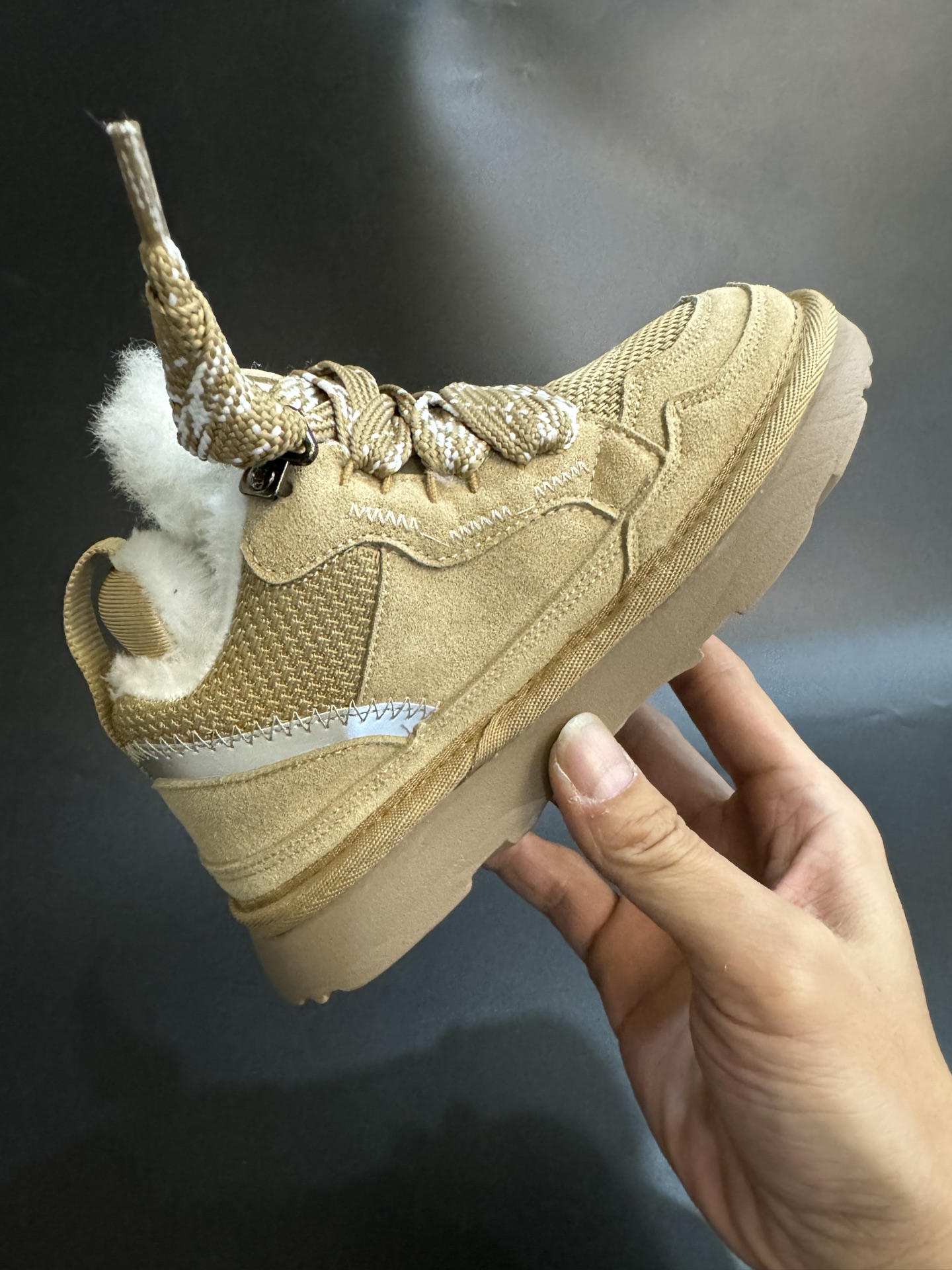 图片[5]-UGGLowmel 梅尔2代运动休闲鞋儿童雪地靴 采用系带全羊毛内里加绒保暖款，采用头层真牛皮 柔软亲肤 舒适透气 个性时尚又百搭，EVA轻质缓震、防滑耐磨 尺码26-37-选品中心