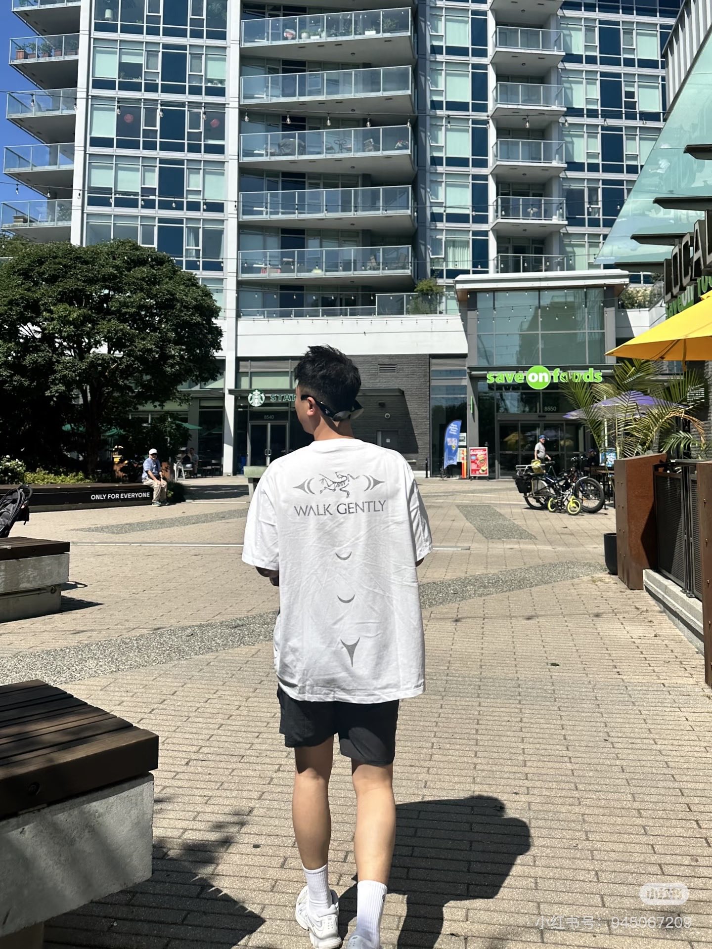 Alternative view of T-Shirt 05785