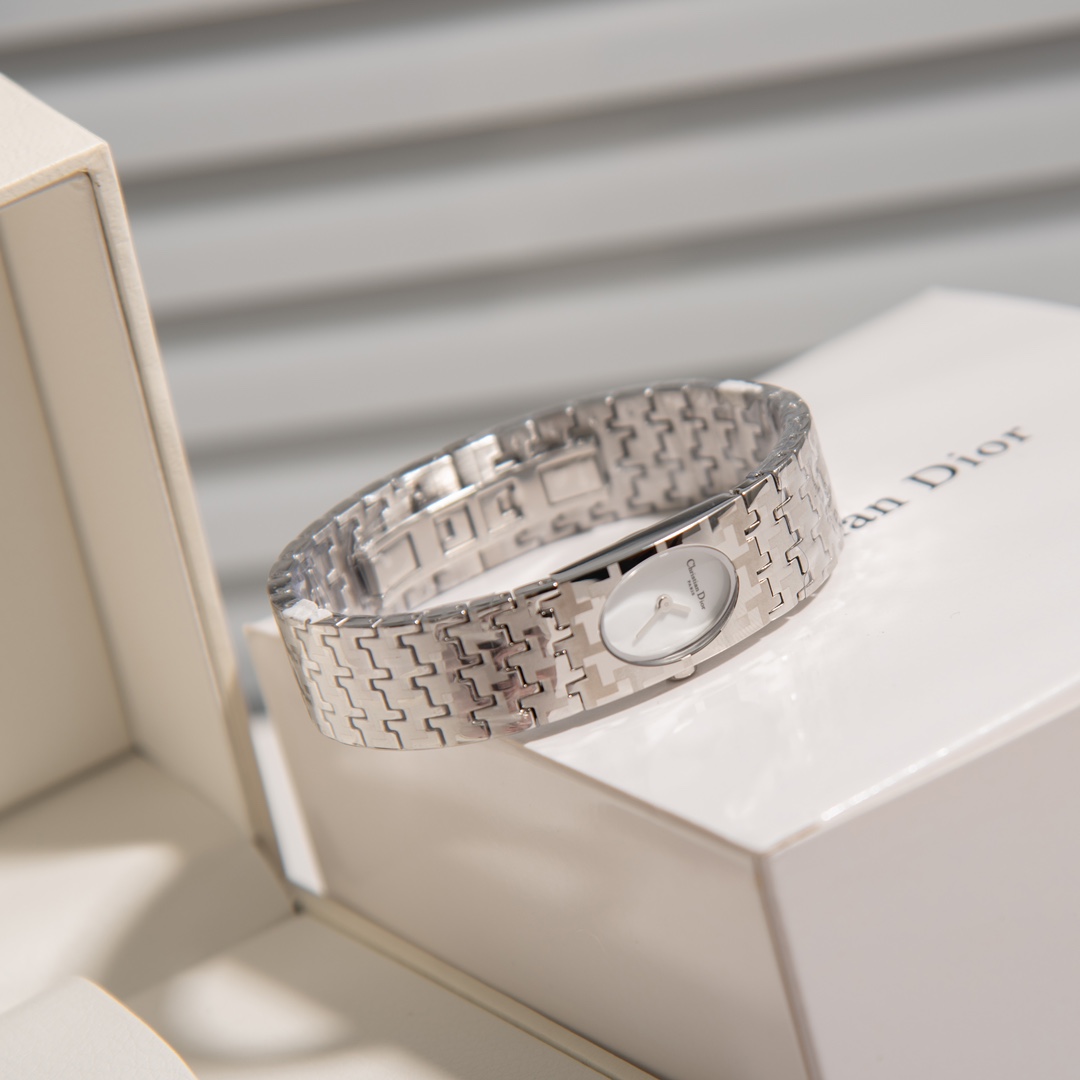 NO:158234,Silver white dish.,19860909银色白盘.,,Watch