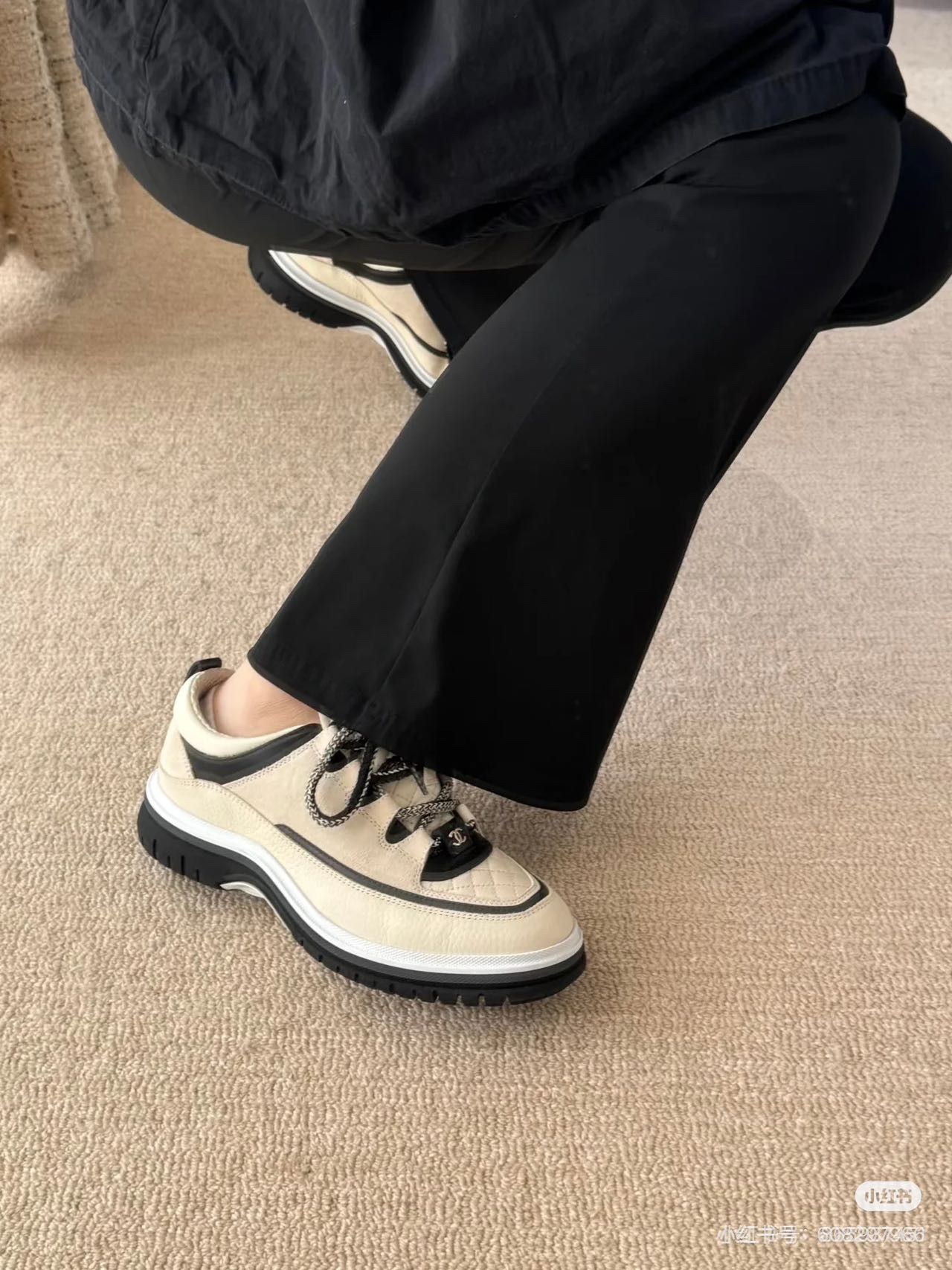 NO:236282,The color of the shoes is apricot, which is very gentle and elegant. The apricot color itself is very elegant. When you wear it, your temperament will improve a lot., casual shoes/sports shoes, sneakers19860909鞋子的颜色是杏色,非常温柔有气质.杏色本身就很优雅,穿上它,整个人的气质都提升了不少.,休闲鞋/运动鞋,sneakers,Women's Shoes