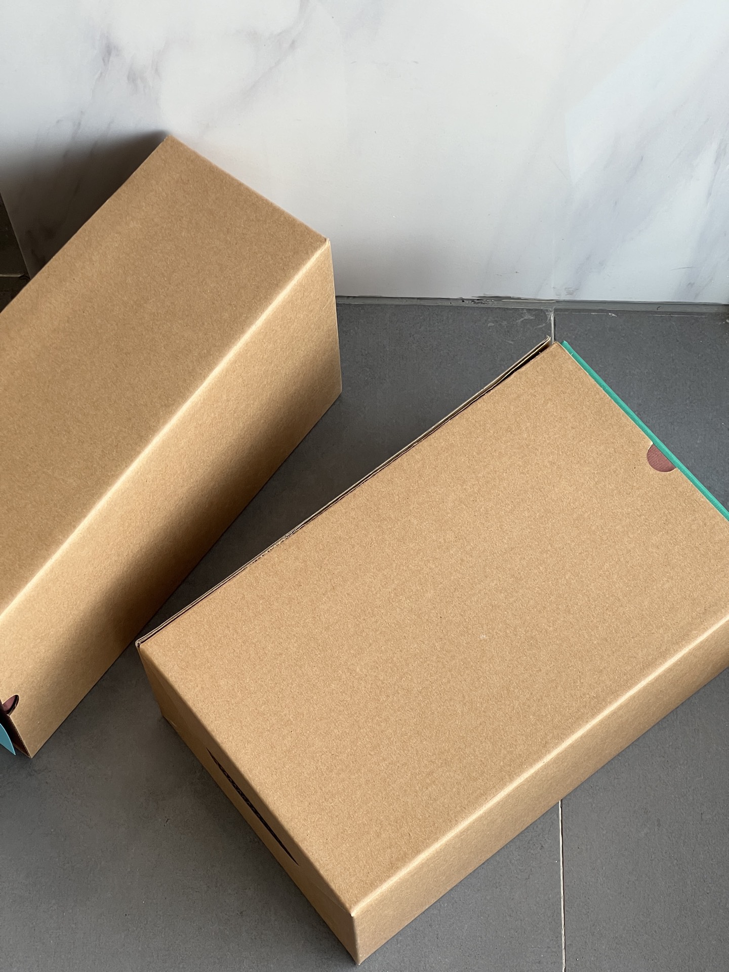 NO:237357,The exquisite packaging box and L's cedar products are made of Spanish imported cedar wood that has come from afar!  This wood is not cheap, but for quality, everything is worth it. Moreover, the cedar oil that comes with cedar wood has first-class insect repellent and moisture-proof effects, and is extremely top-notch!  ,Doudou shoes,loro piana19860909精美的包装盒,L的雪松树制品,选用的是远道而来的西班牙进口雪松木哦！这种木材成本可不低,但为了品质,一切都值得. 而且,雪松木里自带的雪松油,驱虫、防潮效果都是一流的,顶级得不得了！,豆豆鞋,loro piana,Women's Shoes