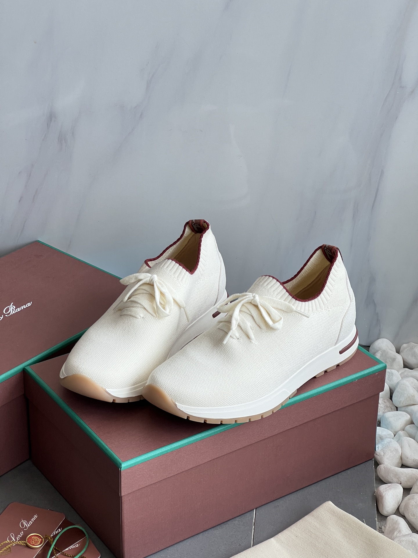 NO:237323,Simple and clean beige white. It is very practical and can be used no matter how you match it. Casual shoes/sports shoes, sneakers19860909简约干净的米色调白 实穿性非常强,怎么搭都不出错,休闲鞋/运动鞋,sneakers,Women's Shoes