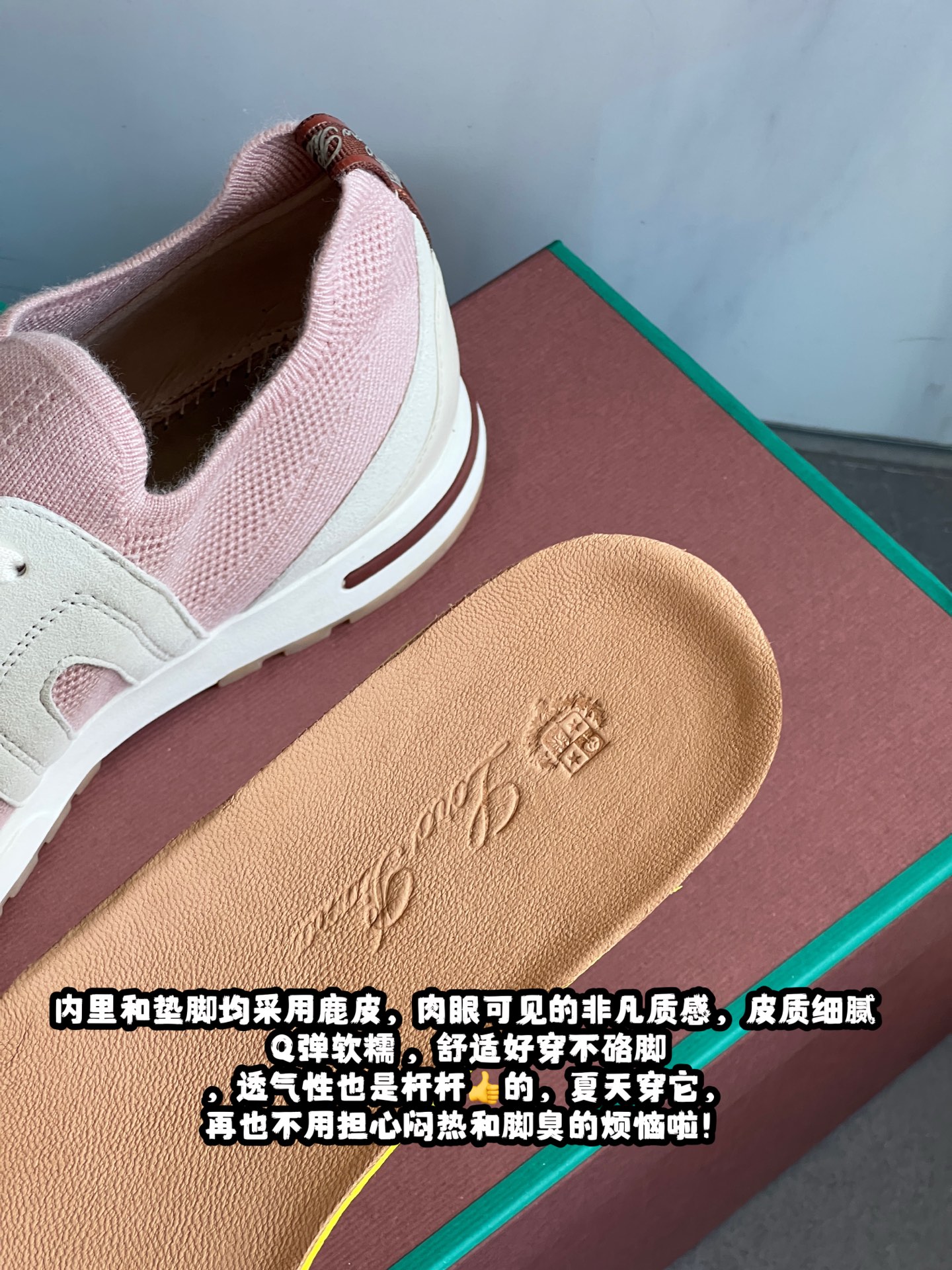 NO:237339,The inner and foot pads are made of deer leather, which is a unique texture that can be seen by the naked eye. The leather is delicate, flexible, soft and glutinous, comfortable and easy to wear and not hurt your feet. The breathability is also a rod. When wearing it in summer, you no longer have to worry about the stuffiness and odor of your feet!  , casual shoes/sports shoes, sneakers19860909内里和垫脚均采用鹿皮,肉眼可见的非凡质感,皮质细腻Q弹软糯,舒适好穿不硌脚 ,透气性也是杆杆的,夏天穿它, 再也不用担心闷热和脚臭的烦恼啦！,休闲鞋/运动鞋,sneakers,Women's Shoes