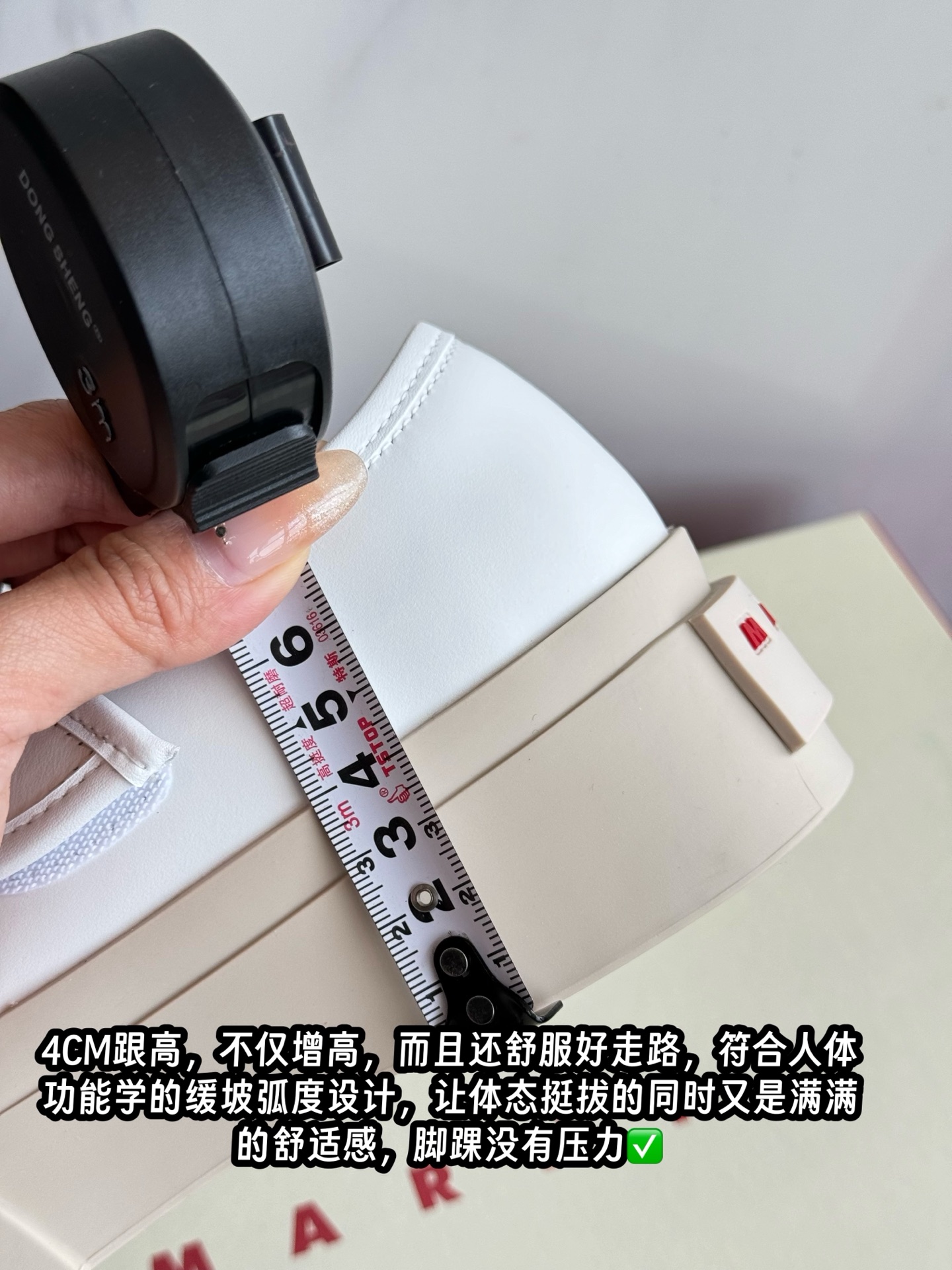 NO:226589,4CM heel height not only increases, but also makes you comfortable and easy to walk. The gentle slope curve design that conforms to the human function makes the body straight and feel full of comfort. The ankle is not stress-free. Mary Jane, mary jane198609094CM跟高,不仅增高,而且还舒服好走路,符合人体功能学的缓坡弧度设计,让体态挺拔的同时又是满满的舒适感,脚踝没有压力,玛丽珍,mary jane,Women's Shoes