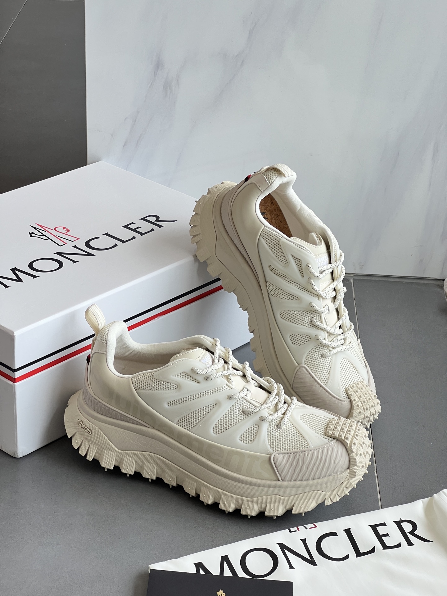 NO:639996,glacier white,19860909冰川白,,Men's shoes