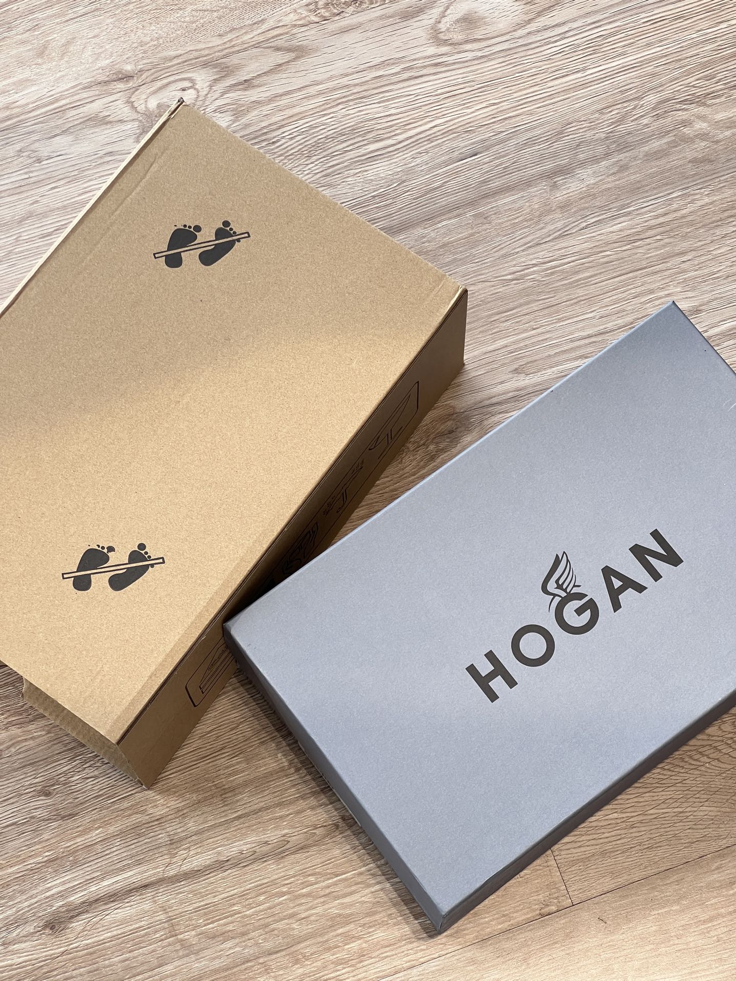 NO:631001,[Great value for money] Hogan original and authentic, with dust bag. Normally select sizes 35-40. It is recommended to choose one size larger for fleshy feet. Direct supply from the brand, quality guaranteed!  Anyone who knows the business knows where to buy it~ At this price, you can’t get it anywhere else!  The lowest price on the whole network, the quality is amazing, you can earn money when you buy it, casual shoes/sports shoes, sneakers19860909【超值好货】Hogan原装正品,配防尘袋 35-40码正常选码,肉肉脚建议选大一码 品牌直供,品质保证！懂行的都知道该去哪买～ 现在这价格,别家根本拿不到！全网最低价 质感绝了,买到就是赚到,休闲鞋/运动鞋,sneakers,Women's Shoes