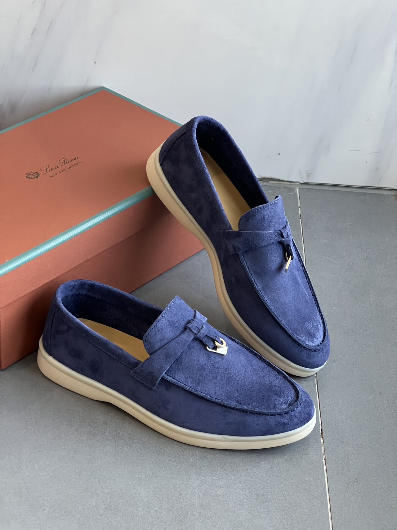 _db_9sVZejxe1FGk4J4df-q8A8wTWxD9Xj7233rw