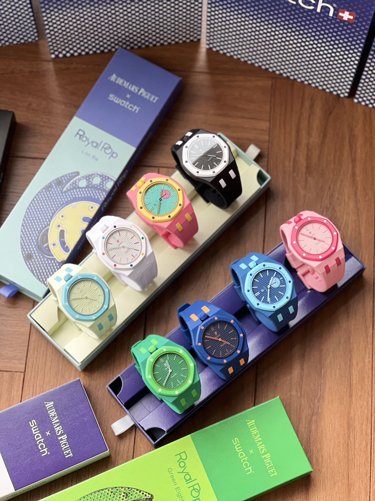 NO:859724,The Audemars Piguet x Swatch co-branded model A×Swatch has been waiting for a long time and has been waiting for countless times, and it has finally arrived!  It is a hot item in the Duoduo circle. I fell in love with it at first sight. It looks really amazing!  Each of the eight colors has its own characteristics, but this pink one stands out to me. The soft and tender color is bright and gentle. I don’t know if it’s because I’m getting older, but I prefer this soft macaron color. It’s suitable for keeping for yourself and giving as gifts. It’s really worth buying it now!  ,,stuart weitzman audemars19860909爱彼×斯沃琪联名款 A×Swatch 盼了好久、蹲了无数次的爆款终于到货啦！ 妥妥圈内大热款,第一眼直接沦陷, 颜值真的绝了！八个配色各有特色, 唯独这款粉色戳中我,粉嫩嫩的配色亮眼又温柔.不知道是不是年纪上来了, 反倒偏爱这种软乎乎的马卡龙色系, 自留送礼都合适,真心值得抓紧入手！,,stuart weitzman,audemars,Watch