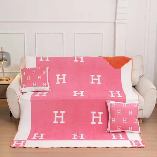 Hermès Inspired Pink Blanket Set with Pillow, Soft Fleece, Home Decor 1 Hermès Inspired Pink Blanket Set with Pillow, Soft Fleece, Home Decor