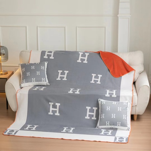 Luxury Hermes-Inspired Plush Throw Blanket with Gift Box - Soft & Stylish 1 Luxury Hermes-Inspired Plush Throw Blanket with Gift Box - Soft & Stylish