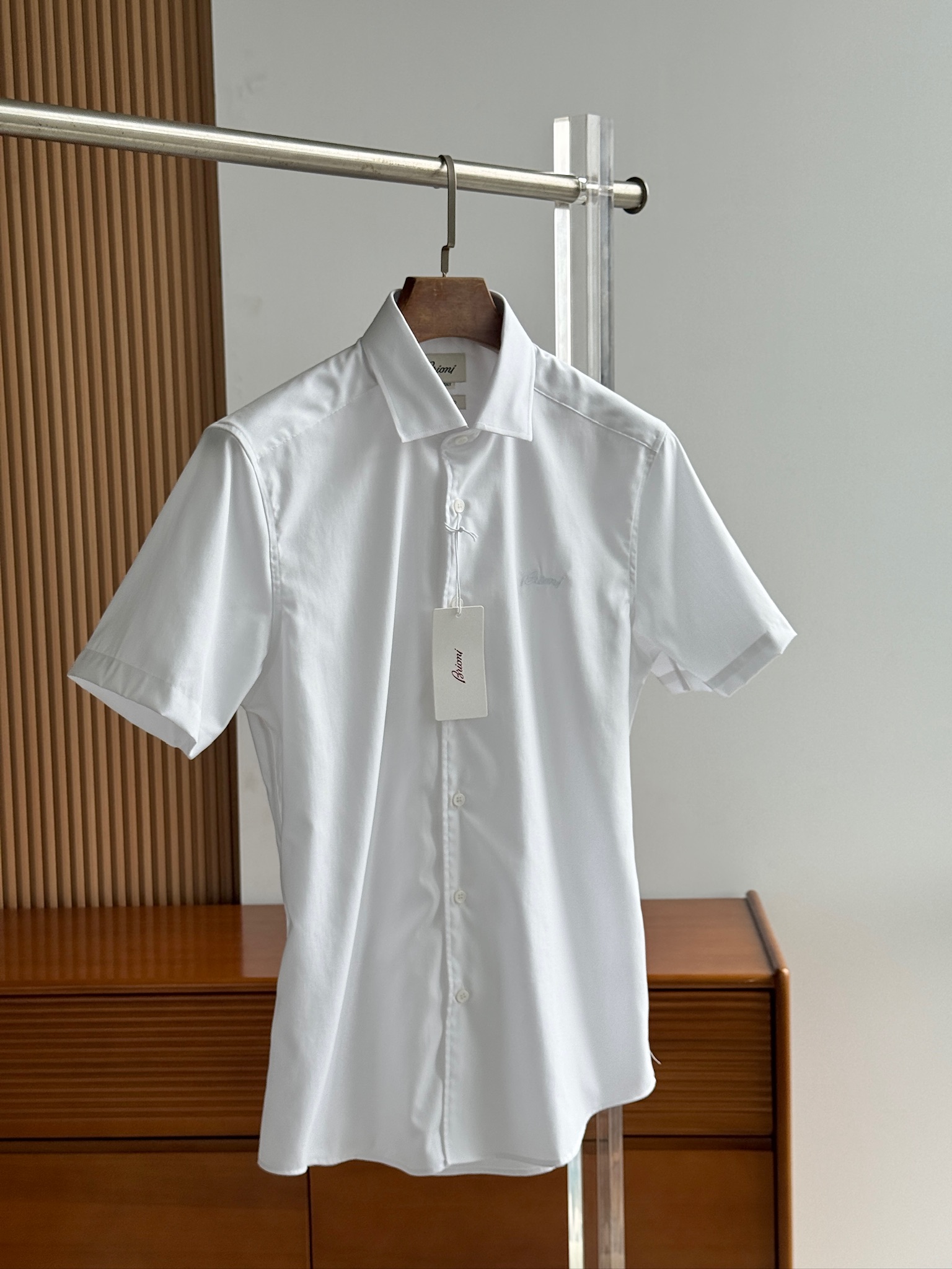 布里奥尼，Brioni，学院风绣花设计私定面料男士短袖衬衫。洋行渠道货，纯正血统品质，春夏新品，口碑化经