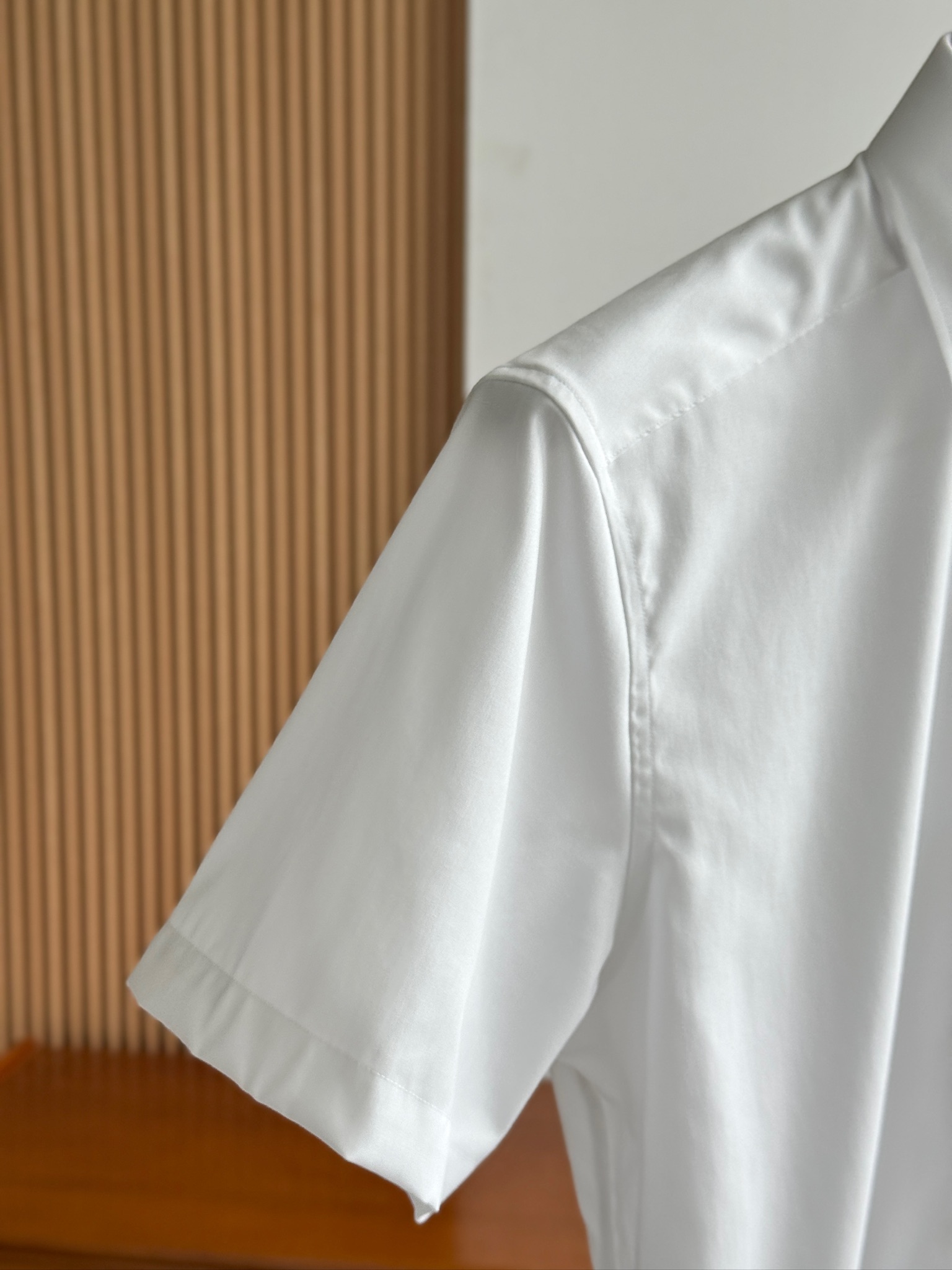 布里奥尼，Brioni，学院风绣花设计私定面料男士短袖衬衫。洋行渠道货，纯正血统品质，春夏新品，口碑化经