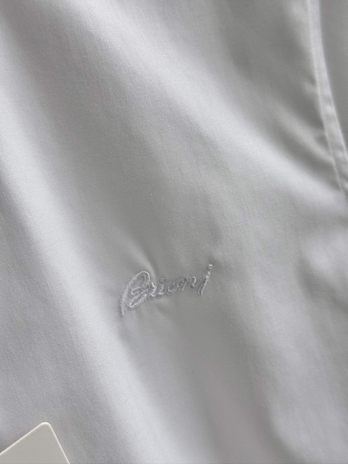 布里奥尼，Brioni，学院风绣花设计私定面料男士短袖衬衫。洋行渠道货，纯正血统品质，春夏新品，口碑化经