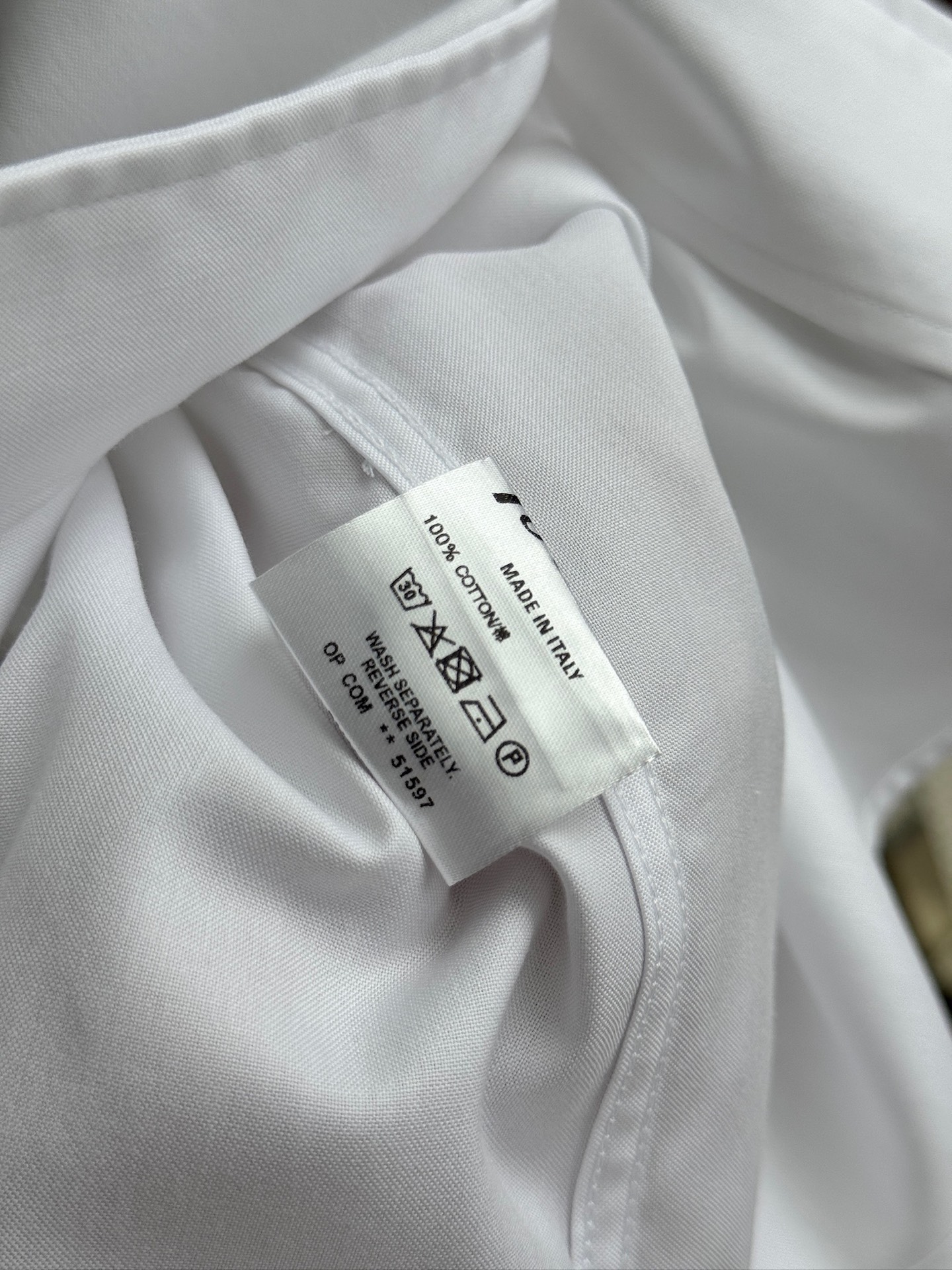 布里奥尼，Brioni，学院风绣花设计私定面料男士短袖衬衫。洋行渠道货，纯正血统品质，春夏新品，口碑化经