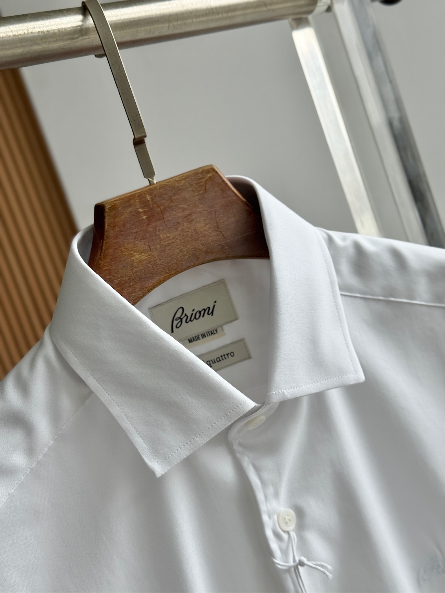 布里奥尼，Brioni，学院风绣花设计私定面料男士短袖衬衫。洋行渠道货，纯正血统品质，春夏新品，口碑化经