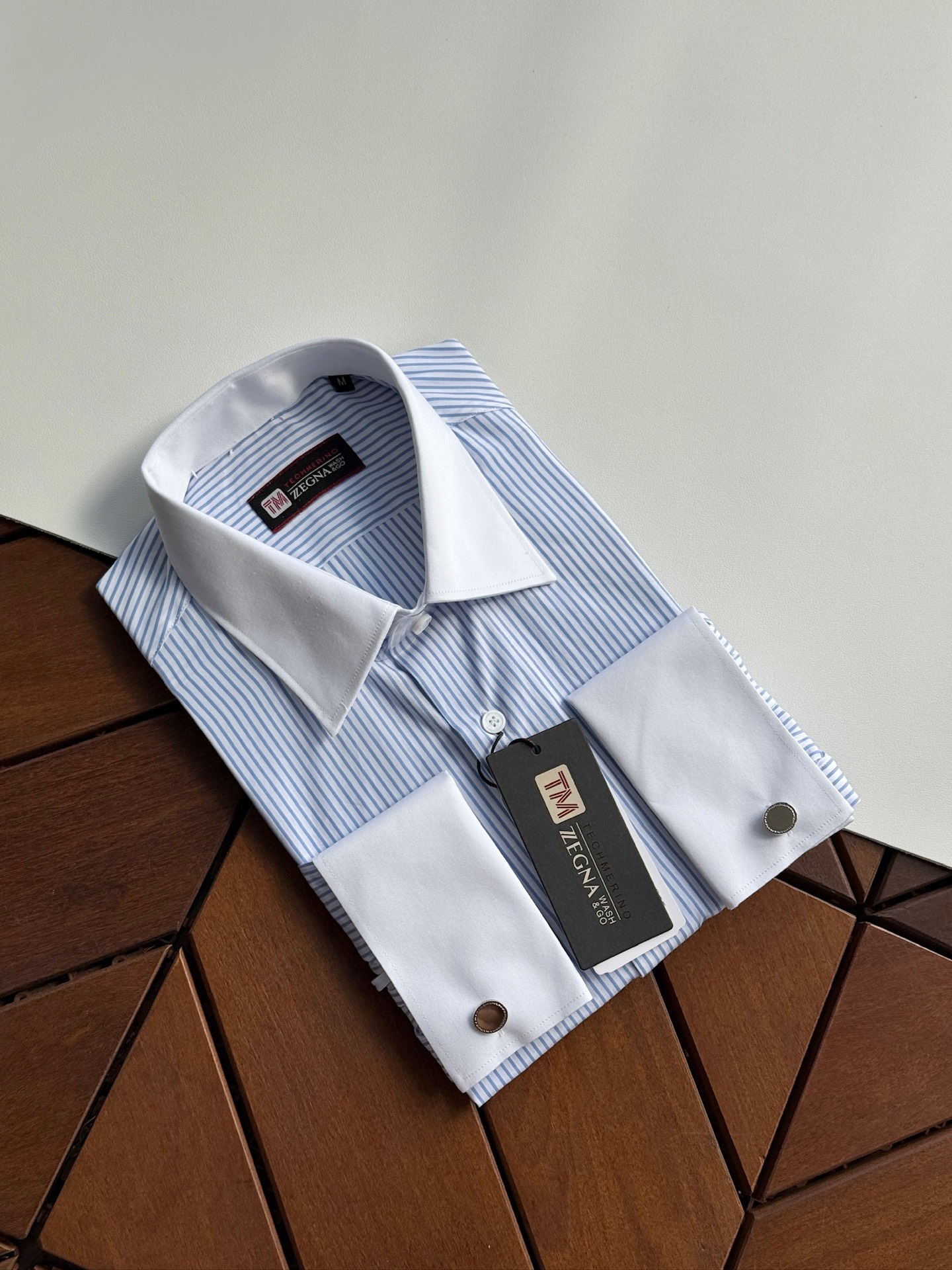 秋冬必备。补单出货！！！杰尼亚TM系列，法式袖扣男士长袖衬衫
设计上沿袭了他家现代极简主义基调，将意式的