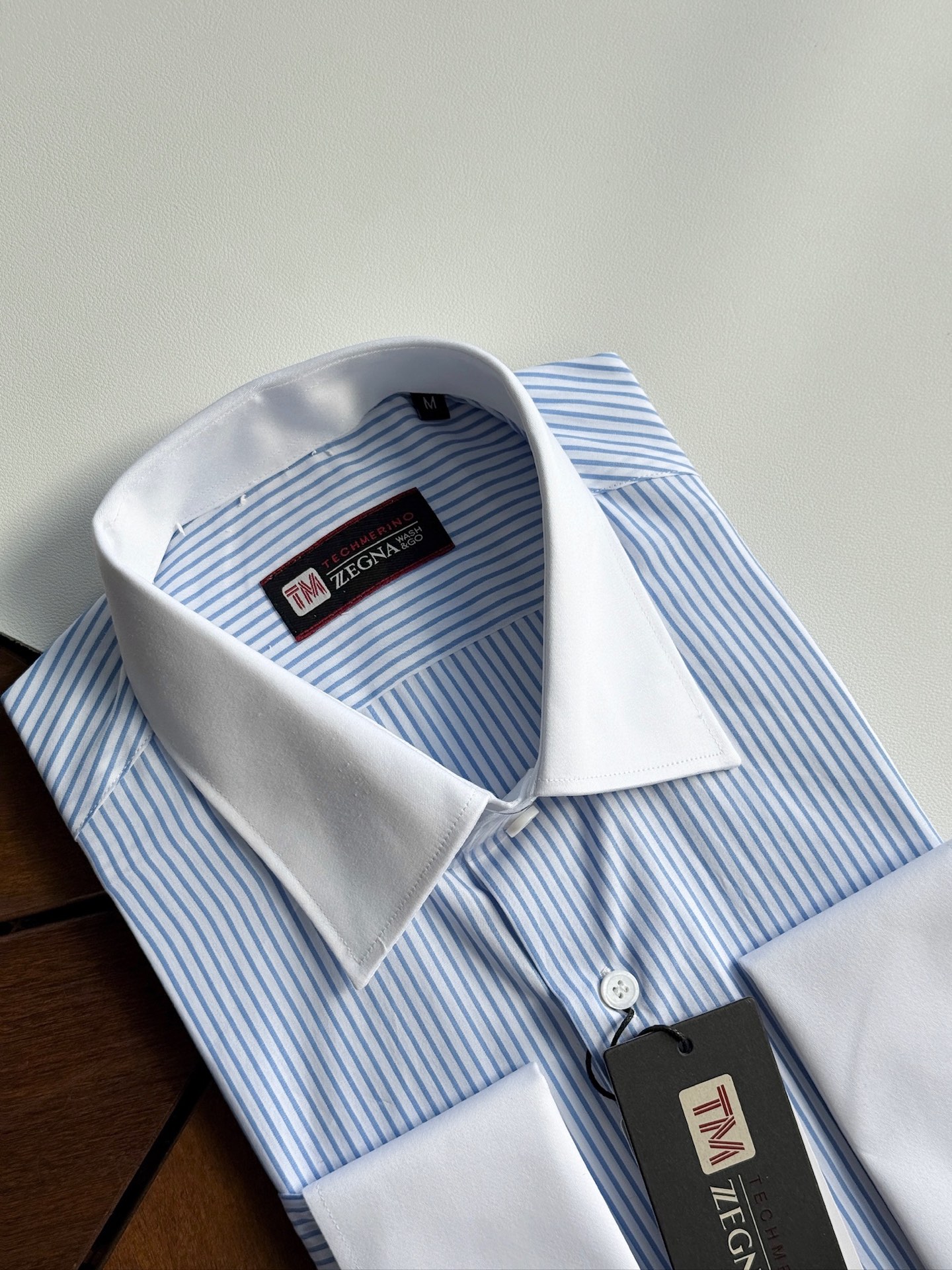 秋冬必备。补单出货！！！杰尼亚TM系列，法式袖扣男士长袖衬衫
设计上沿袭了他家现代极简主义基调，将意式的