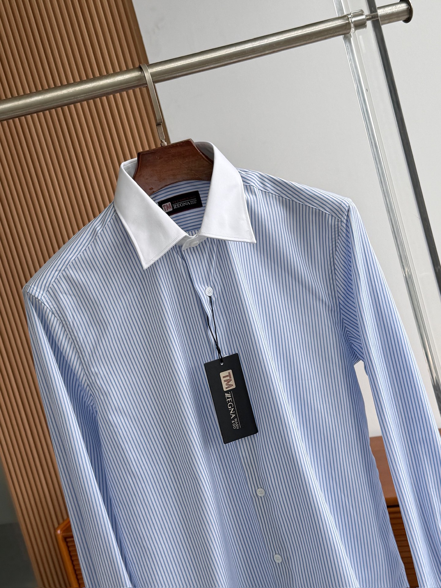 秋冬必备。补单出货！！！杰尼亚TM系列，法式袖扣男士长袖衬衫
设计上沿袭了他家现代极简主义基调，将意式的