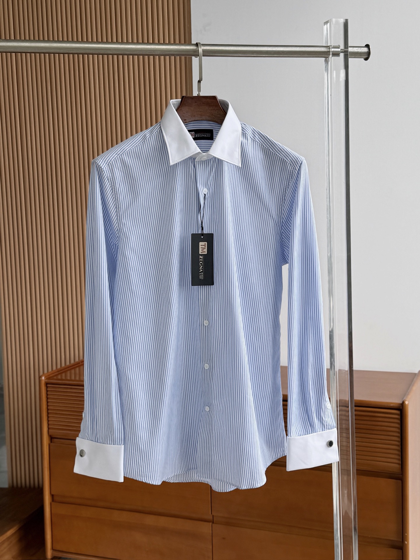 秋冬必备。补单出货！！！杰尼亚TM系列，法式袖扣男士长袖衬衫
设计上沿袭了他家现代极简主义基调，将意式的