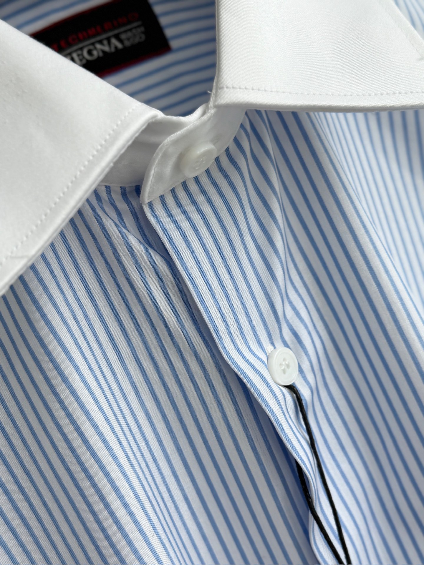 秋冬必备。补单出货！！！杰尼亚TM系列，法式袖扣男士长袖衬衫
设计上沿袭了他家现代极简主义基调，将意式的