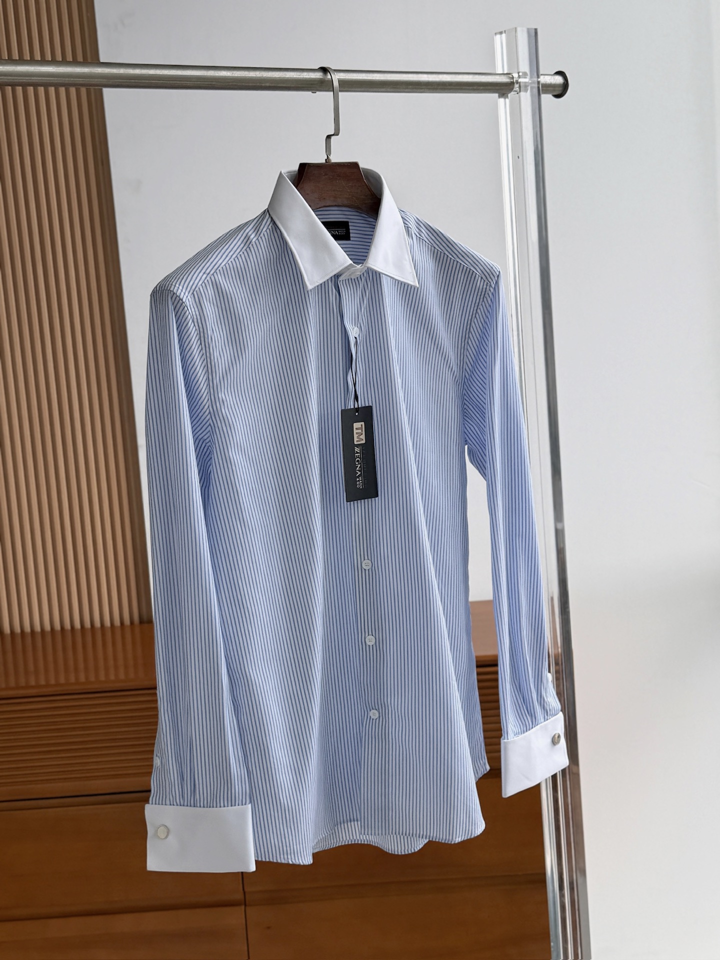 秋冬必备。补单出货！！！杰尼亚TM系列，法式袖扣男士长袖衬衫
设计上沿袭了他家现代极简主义基调，将意式的