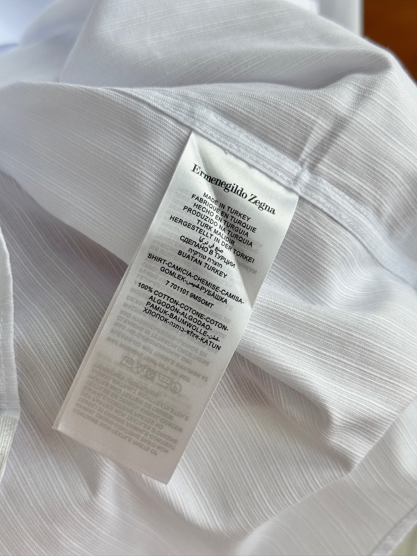 秋冬必备。补单出货！！！杰尼亚TM系列，色织条纹配色男士长袖衬衫
设计上沿袭了他家现代极简主义基调，将意