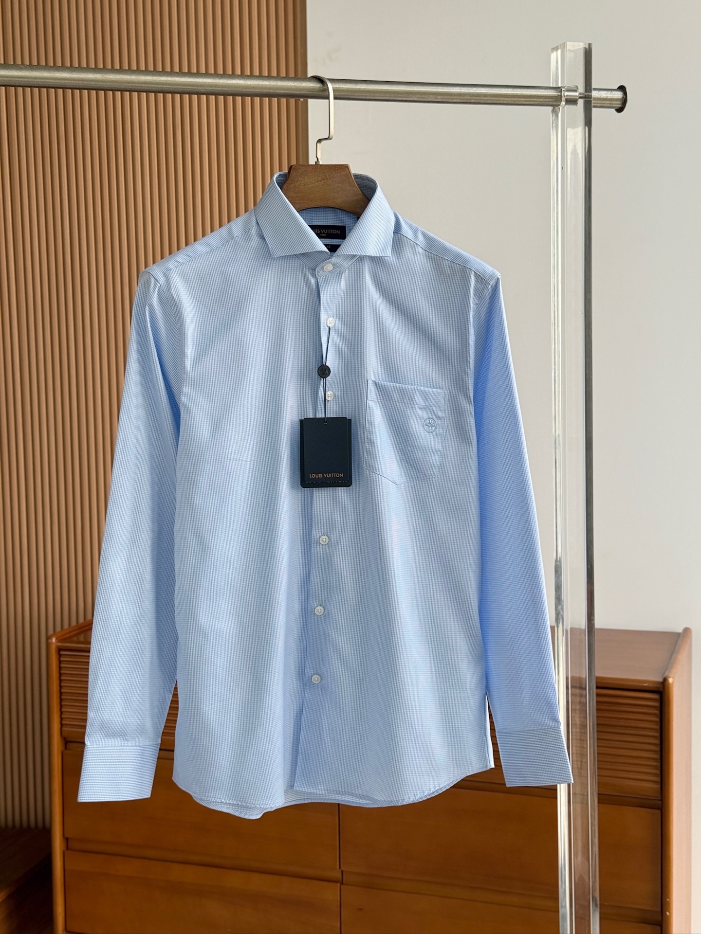 秋冬必备，补单出货！！！驴牌，色织格仔格子纯綿男士衬衫，温莎领设计，细节之处彰显品质。这款纯棉格子衬衫，