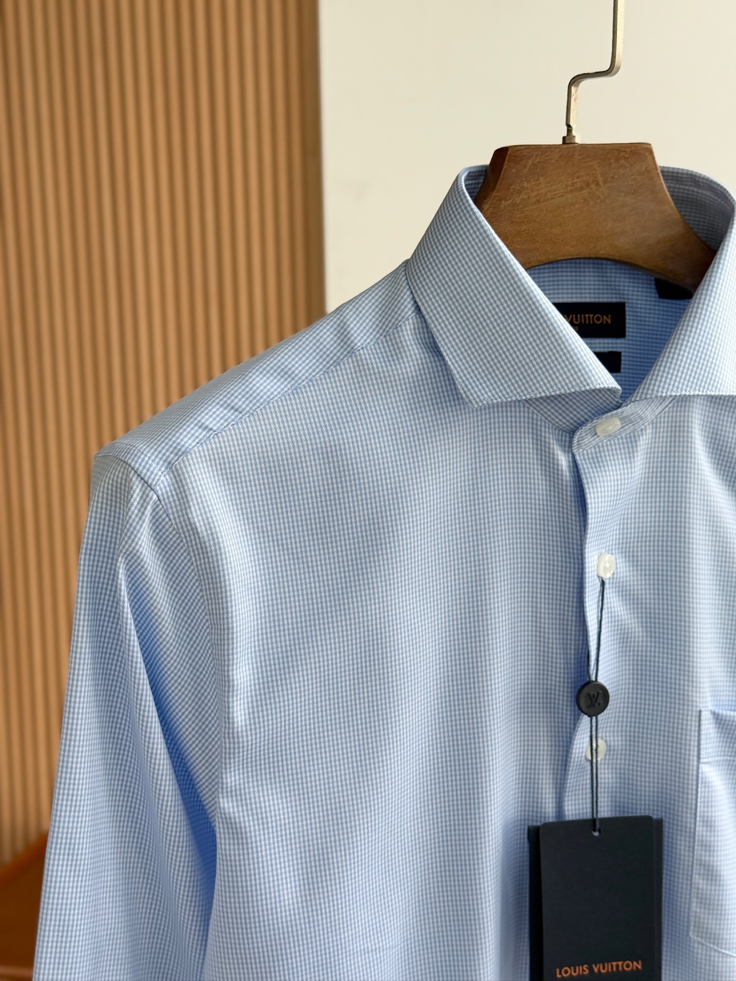 秋冬必备，补单出货！！！驴牌，色织格仔格子纯綿男士衬衫，温莎领设计，细节之处彰显品质。这款纯棉格子衬衫，