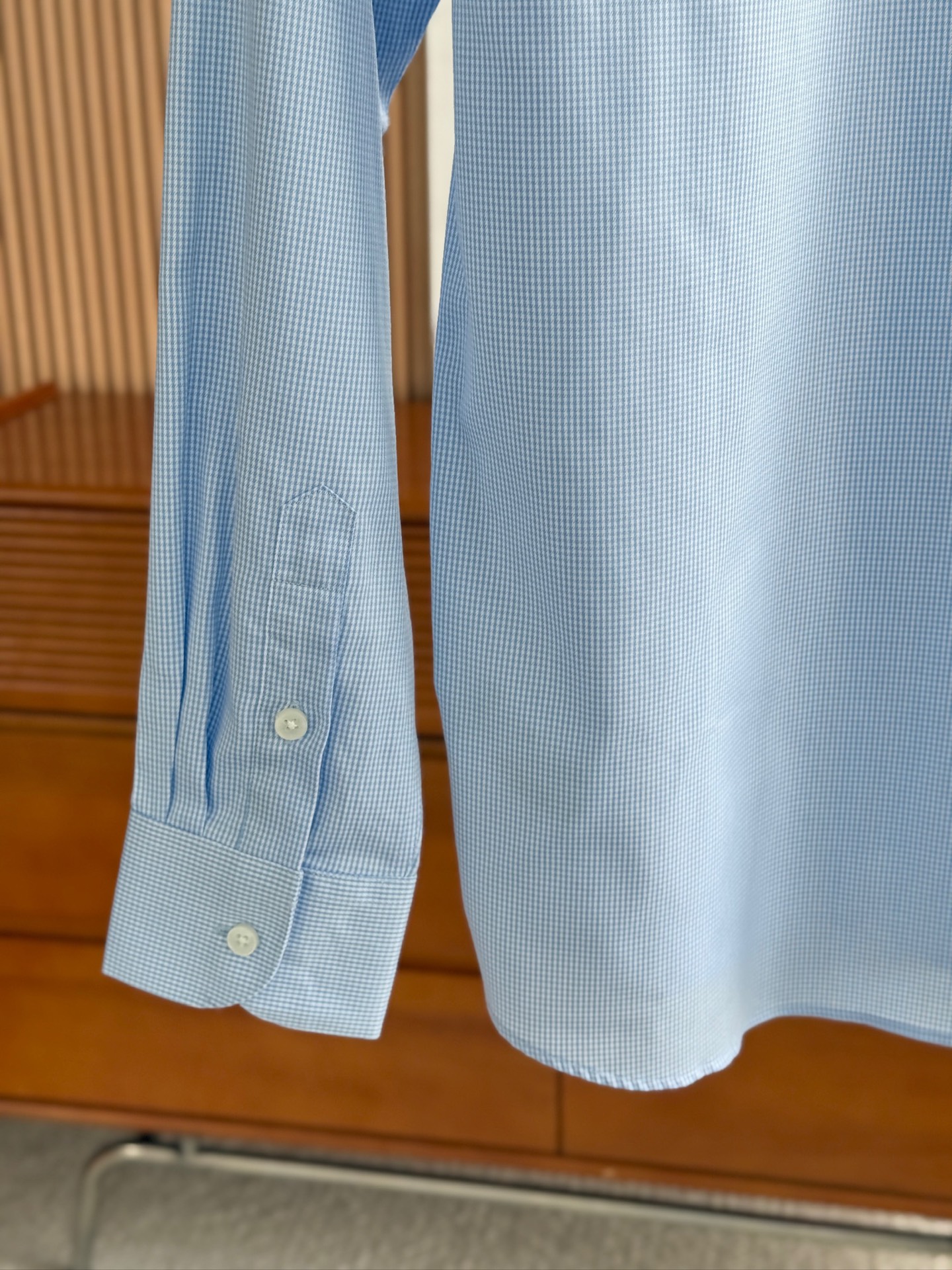 秋冬必备，补单出货！！！驴牌，色织格仔格子纯綿男士衬衫，温莎领设计，细节之处彰显品质。这款纯棉格子衬衫，