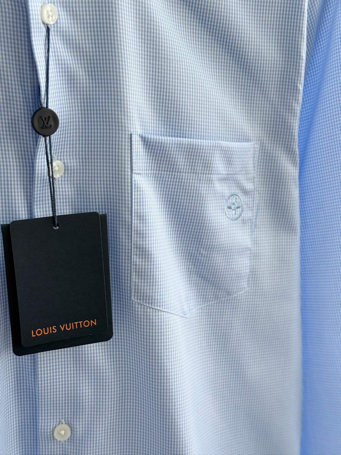 秋冬必备，补单出货！！！驴牌，色织格仔格子纯綿男士衬衫，温莎领设计，细节之处彰显品质。这款纯棉格子衬衫，