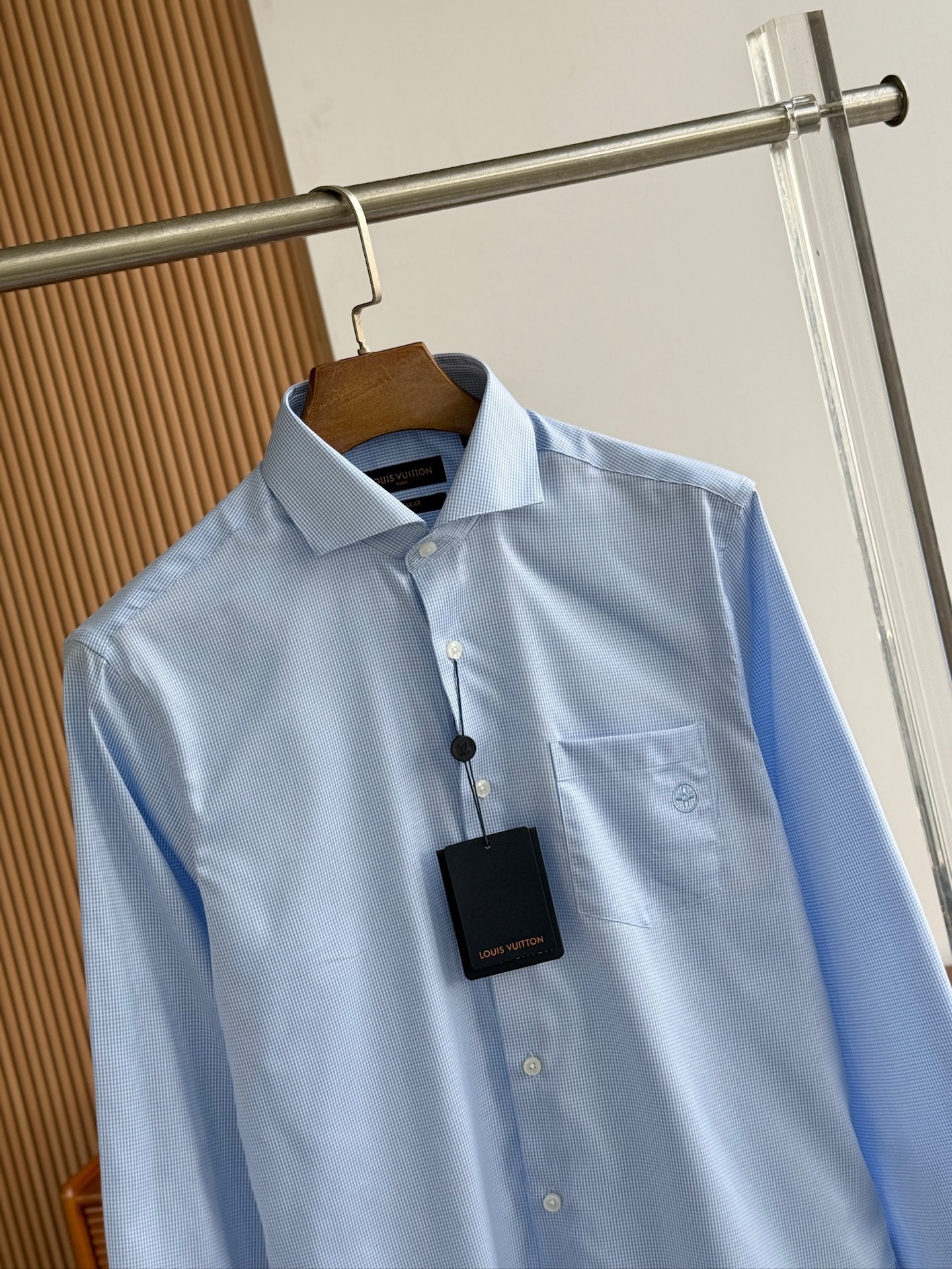 秋冬必备，补单出货！！！驴牌，色织格仔格子纯綿男士衬衫，温莎领设计，细节之处彰显品质。这款纯棉格子衬衫，