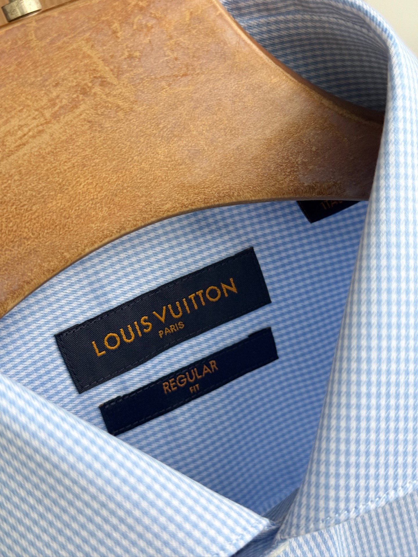 秋冬必备，补单出货！！！驴牌，色织格仔格子纯綿男士衬衫，温莎领设计，细节之处彰显品质。这款纯棉格子衬衫，