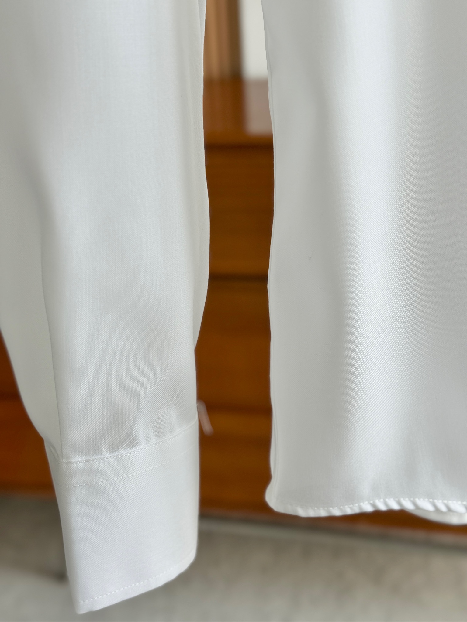 秋冬必备，2025年秋冬普拉达PRADA...高支高密衬衫，商务绅士通勤款时尚又得体，百搭好驾驭长袖衬衫