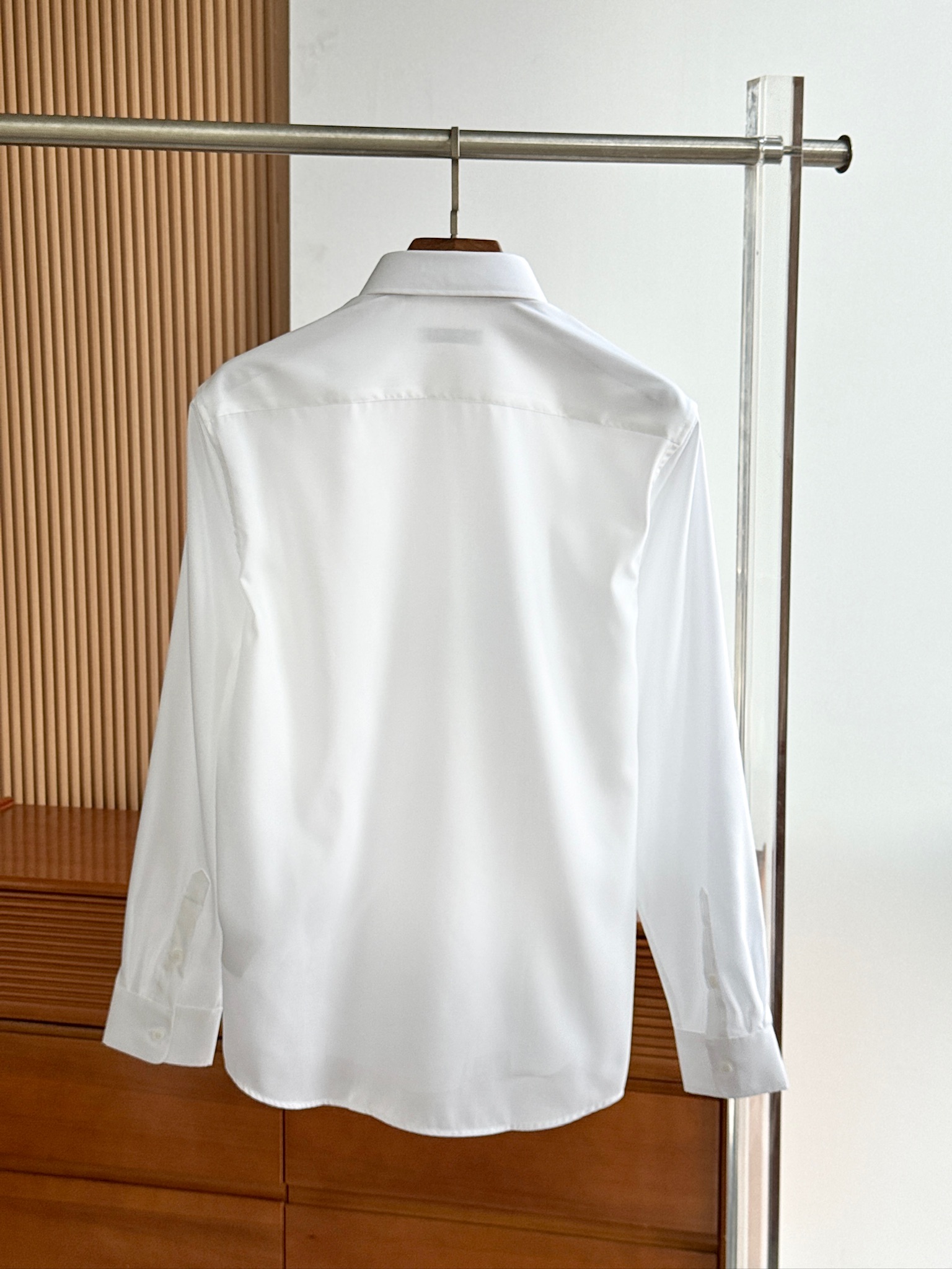 秋冬必备，2025年秋冬普拉达PRADA...高支高密衬衫，商务绅士通勤款时尚又得体，百搭好驾驭长袖衬衫