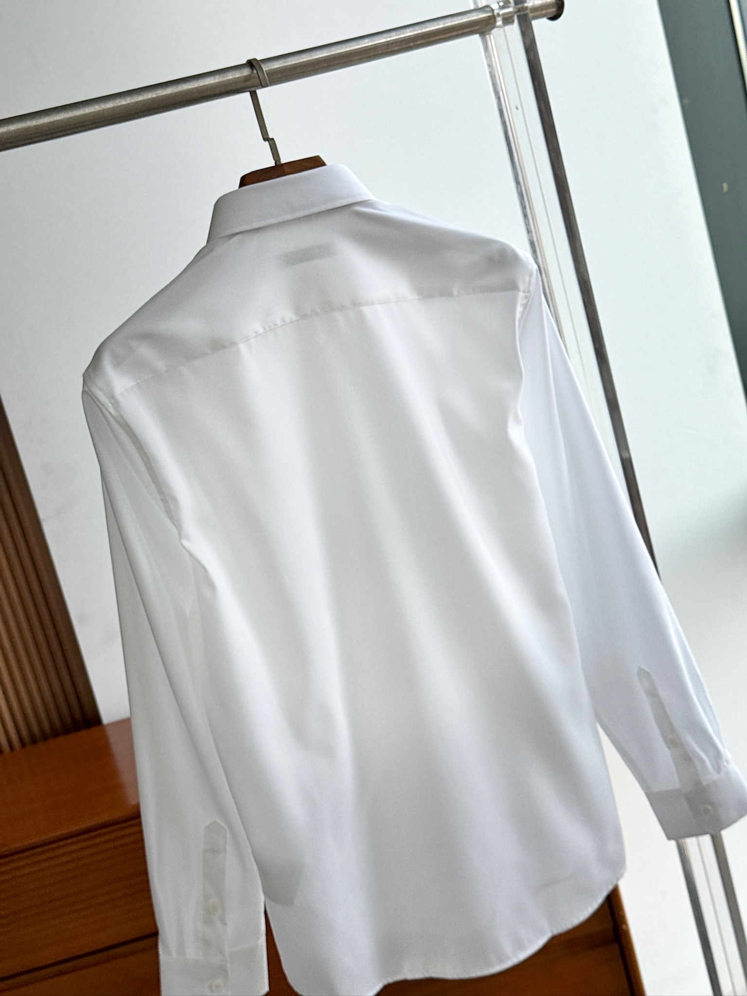 秋冬必备，2025年秋冬普拉达PRADA...高支高密衬衫，商务绅士通勤款时尚又得体，百搭好驾驭长袖衬衫