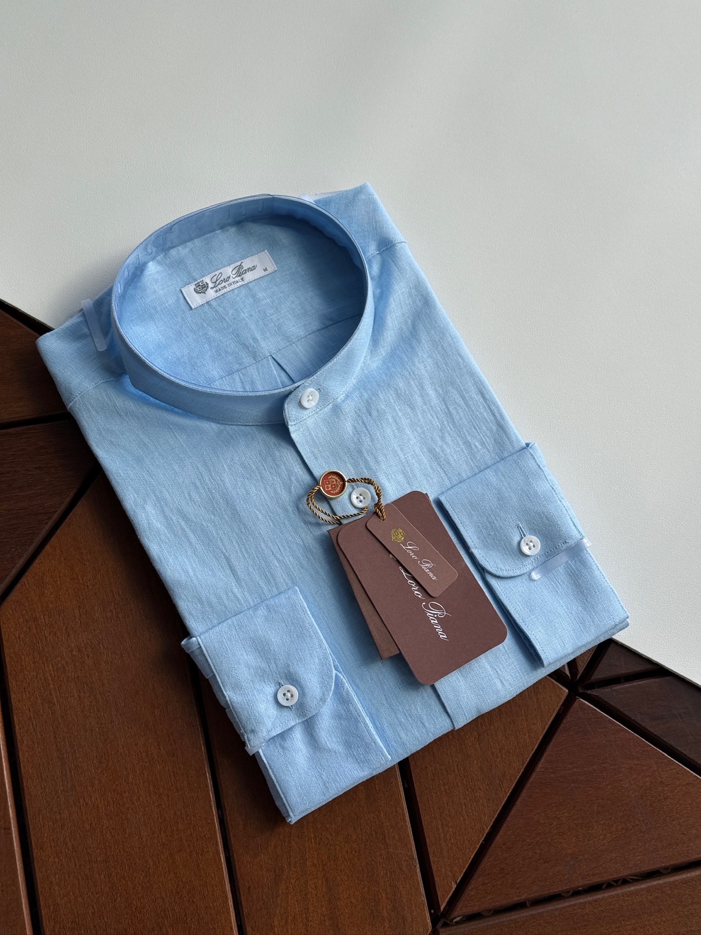 天蓝色。特写镜头！！！史诗级别的亚麻衬衫，lP🆕独家巨献，中式复古小立领设计。。。原汁原味100%亚麻面