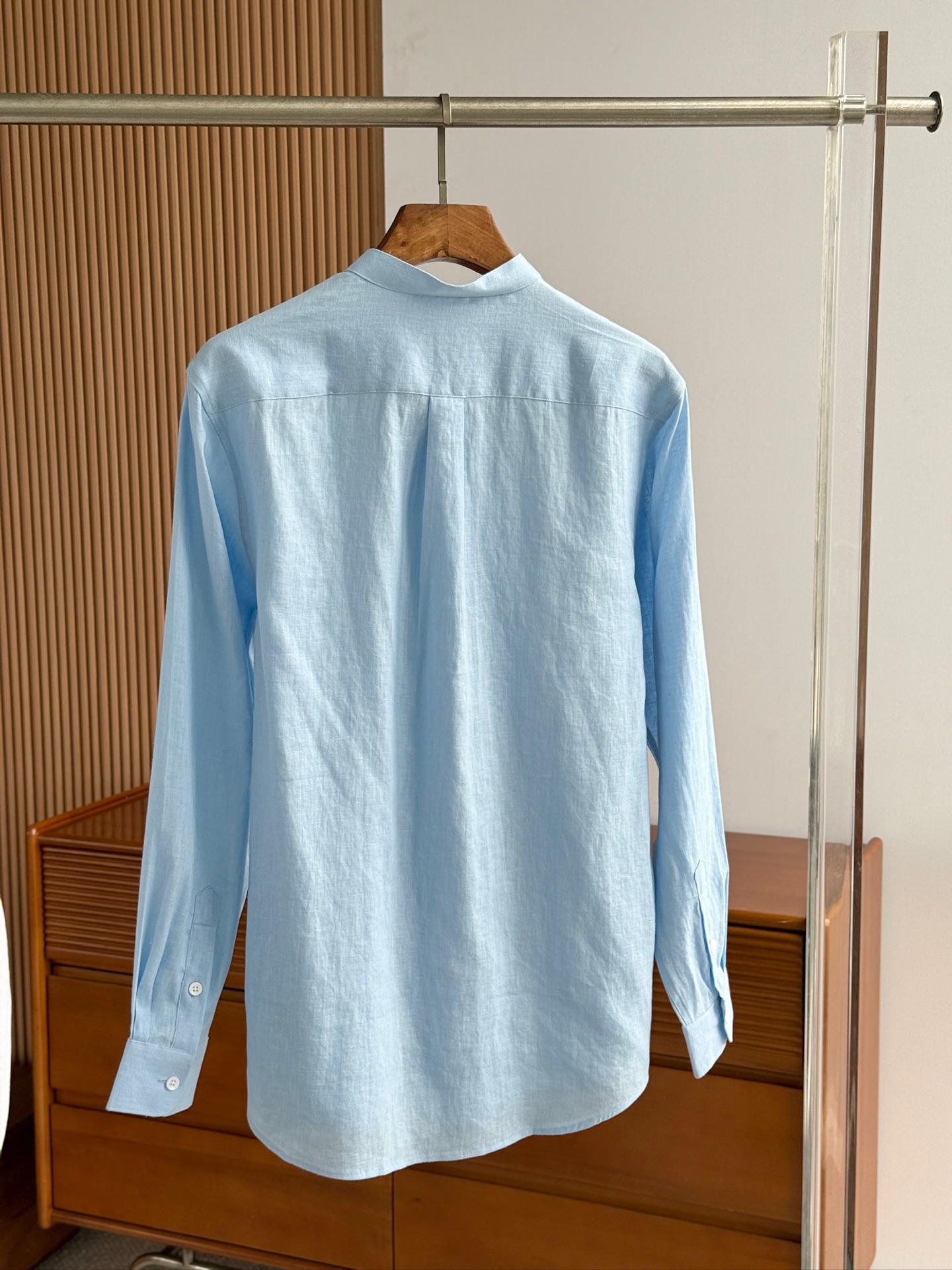 天蓝色。特写镜头！！！史诗级别的亚麻衬衫，lP🆕独家巨献，中式复古小立领设计。。。原汁原味100%亚麻面