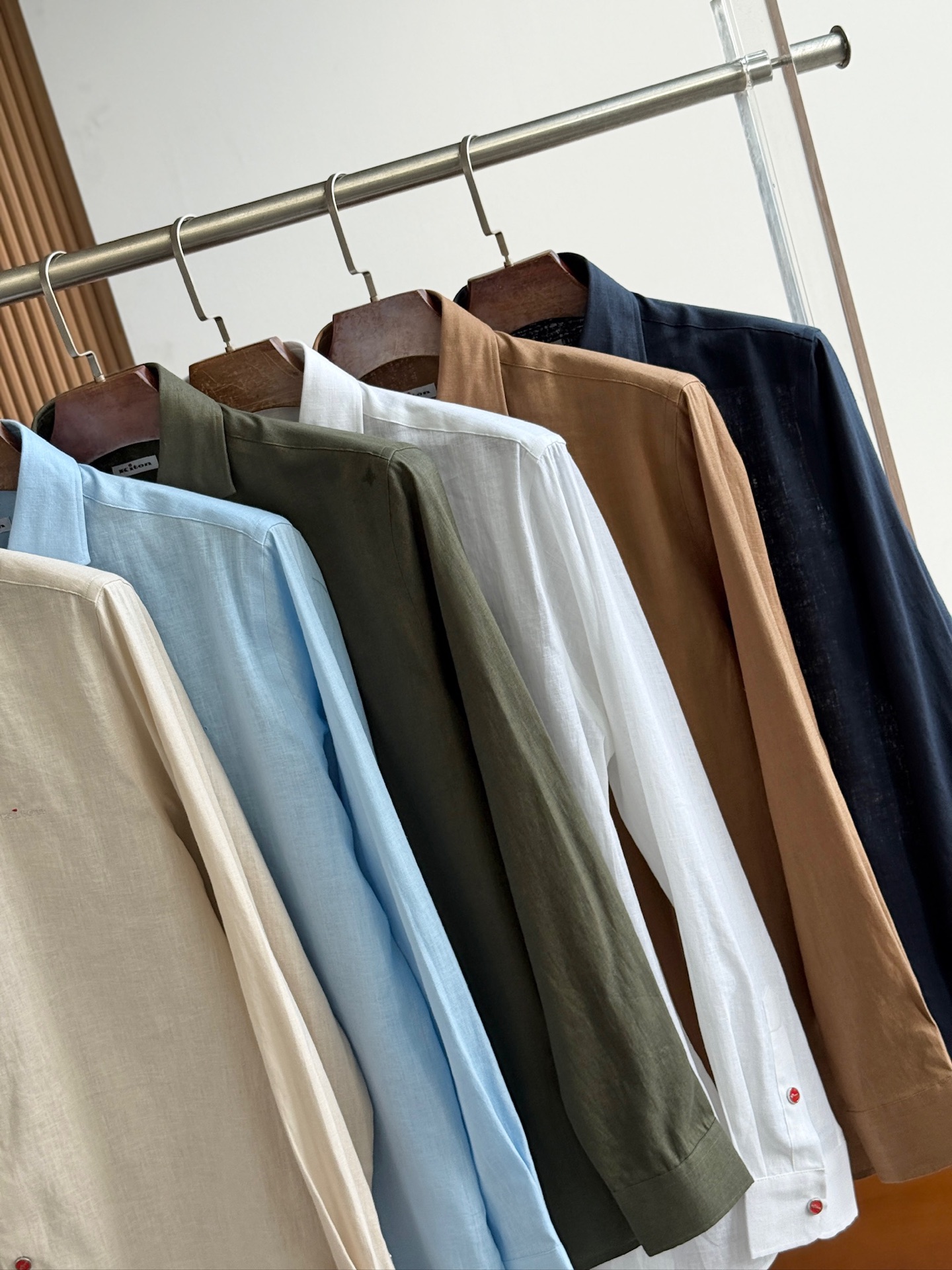 巅峰制造，最好卖的六色最全亚麻！！！Kiton亚麻刺绣Logo红点衬衫｜慵懒骨子里的高级感轻盈的呼吸感，